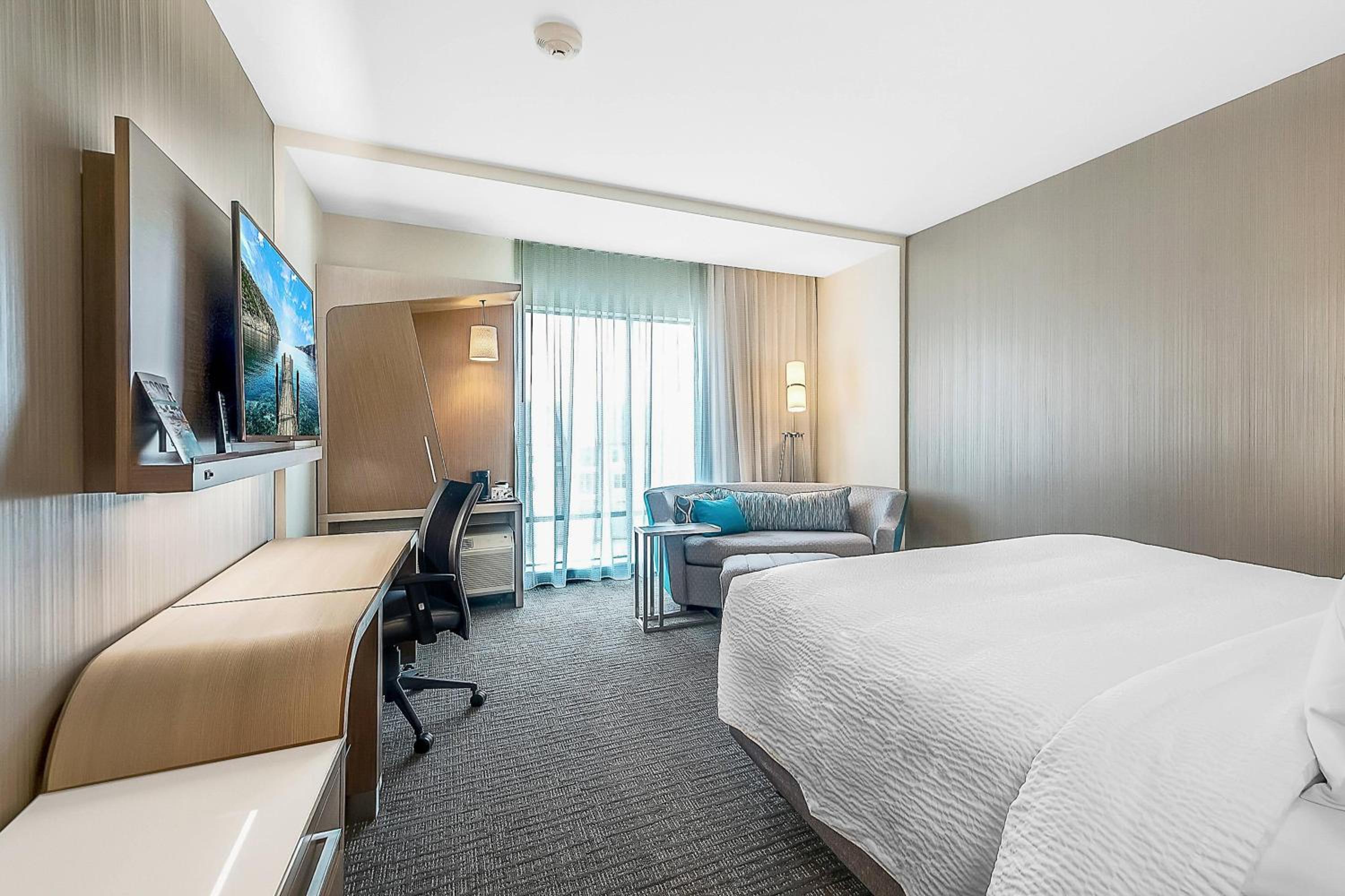 King Room with Sofa Bed and Roll-in Shower - Mobility and Hearing Accessible photo 2