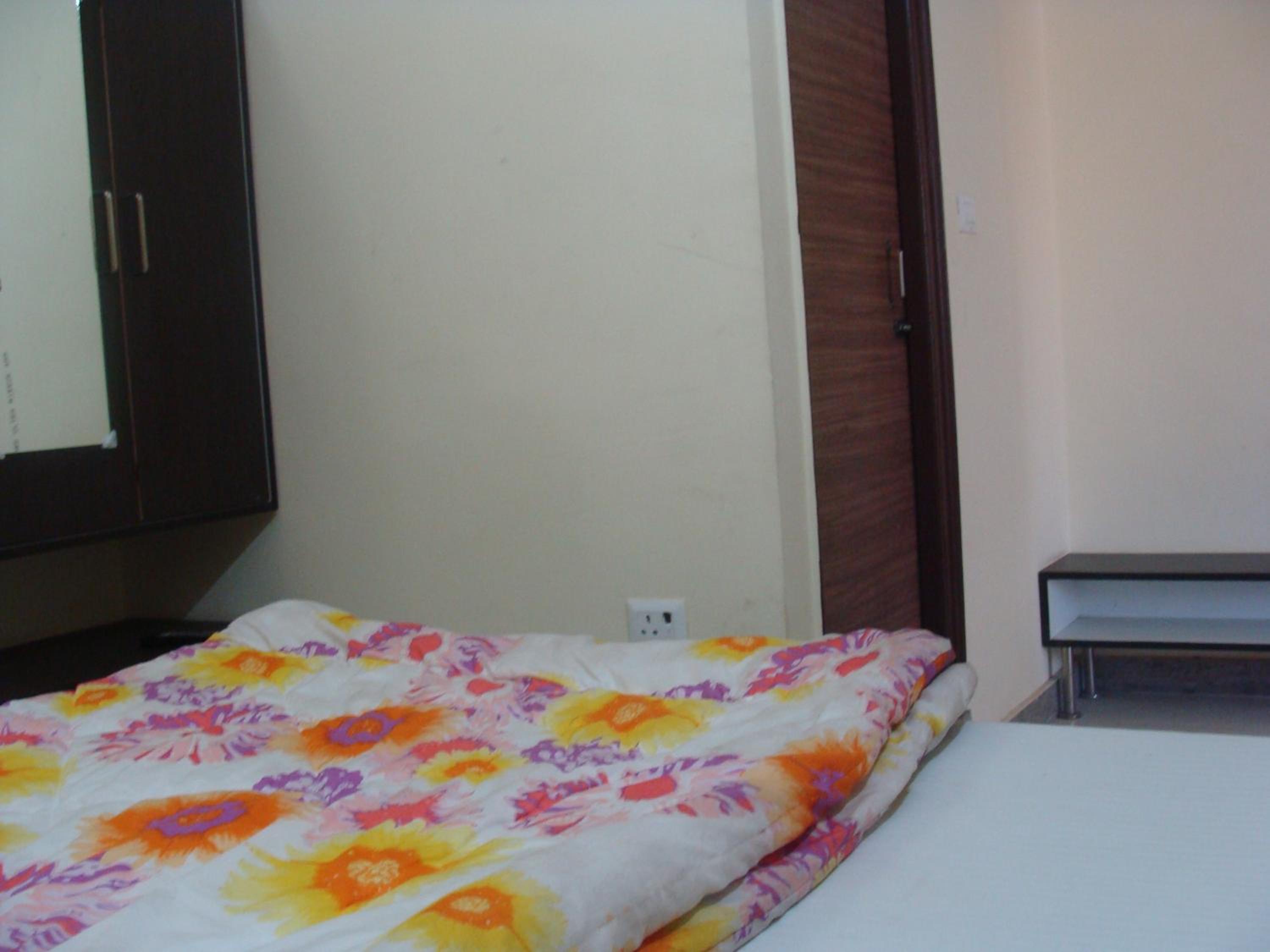 Deluxe Room Non A/C - Photo 3