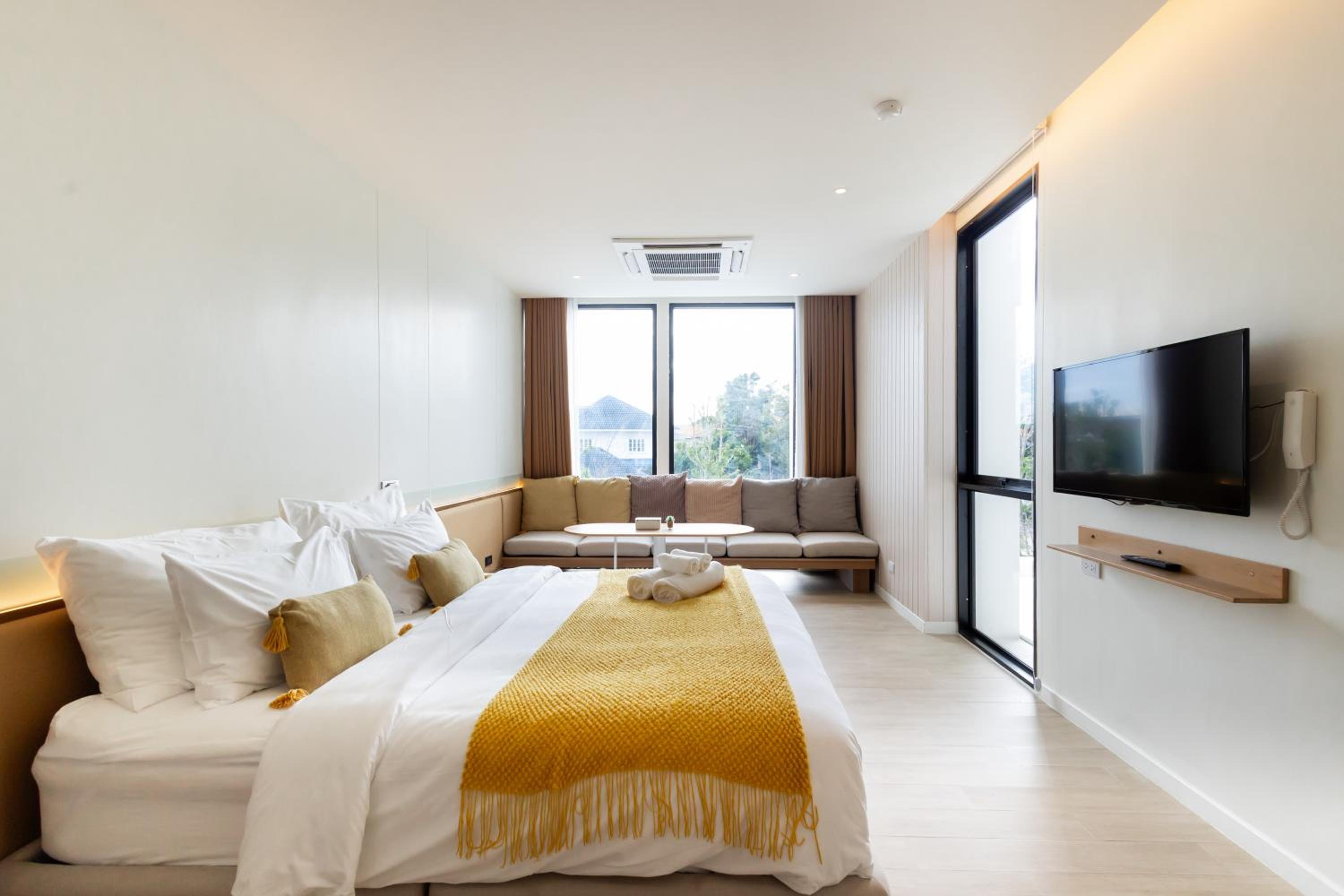 Junior Suite with Bathtub  photo 2
