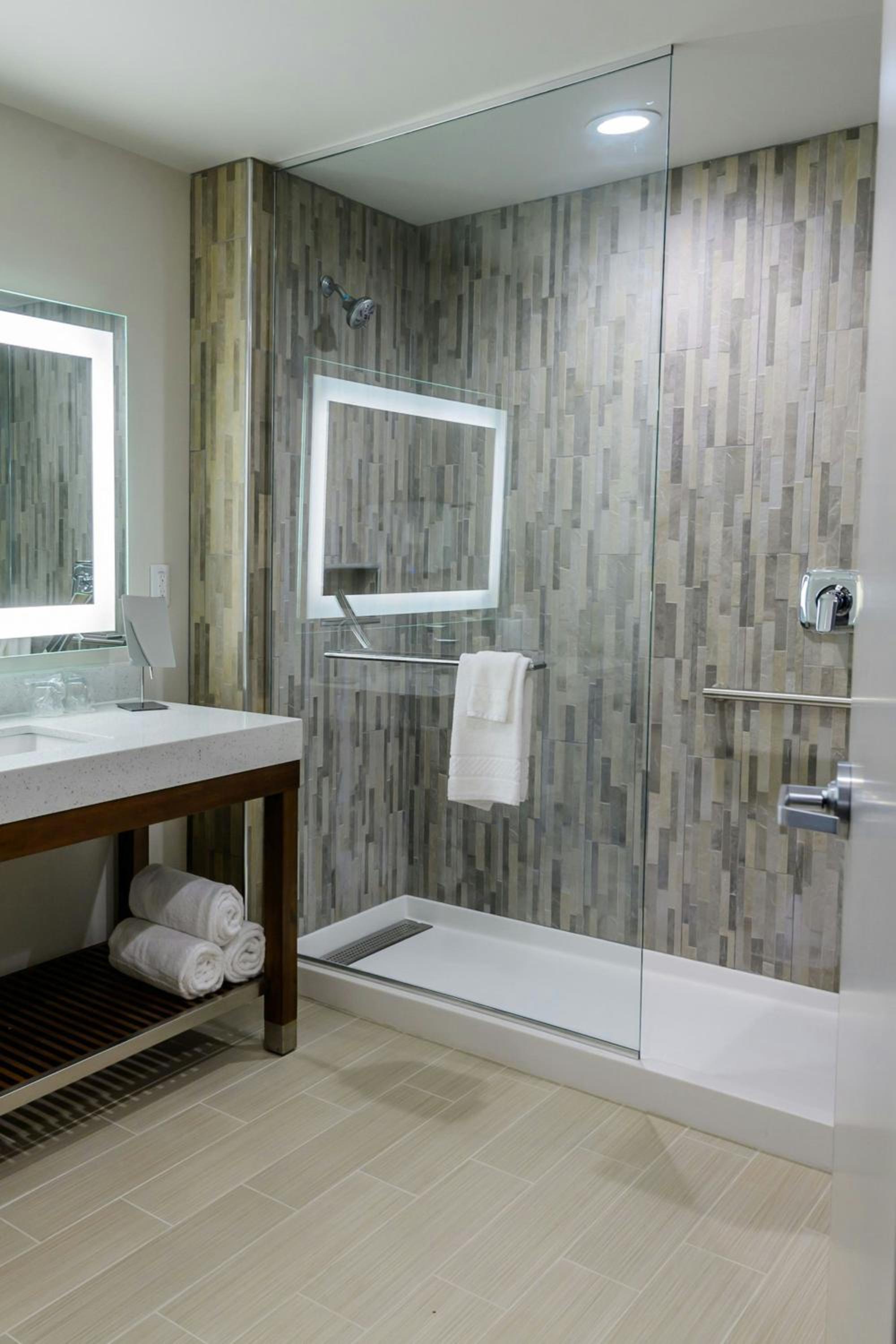 King Room with Sofa Bed and Roll-in Shower - Mobility Accessible