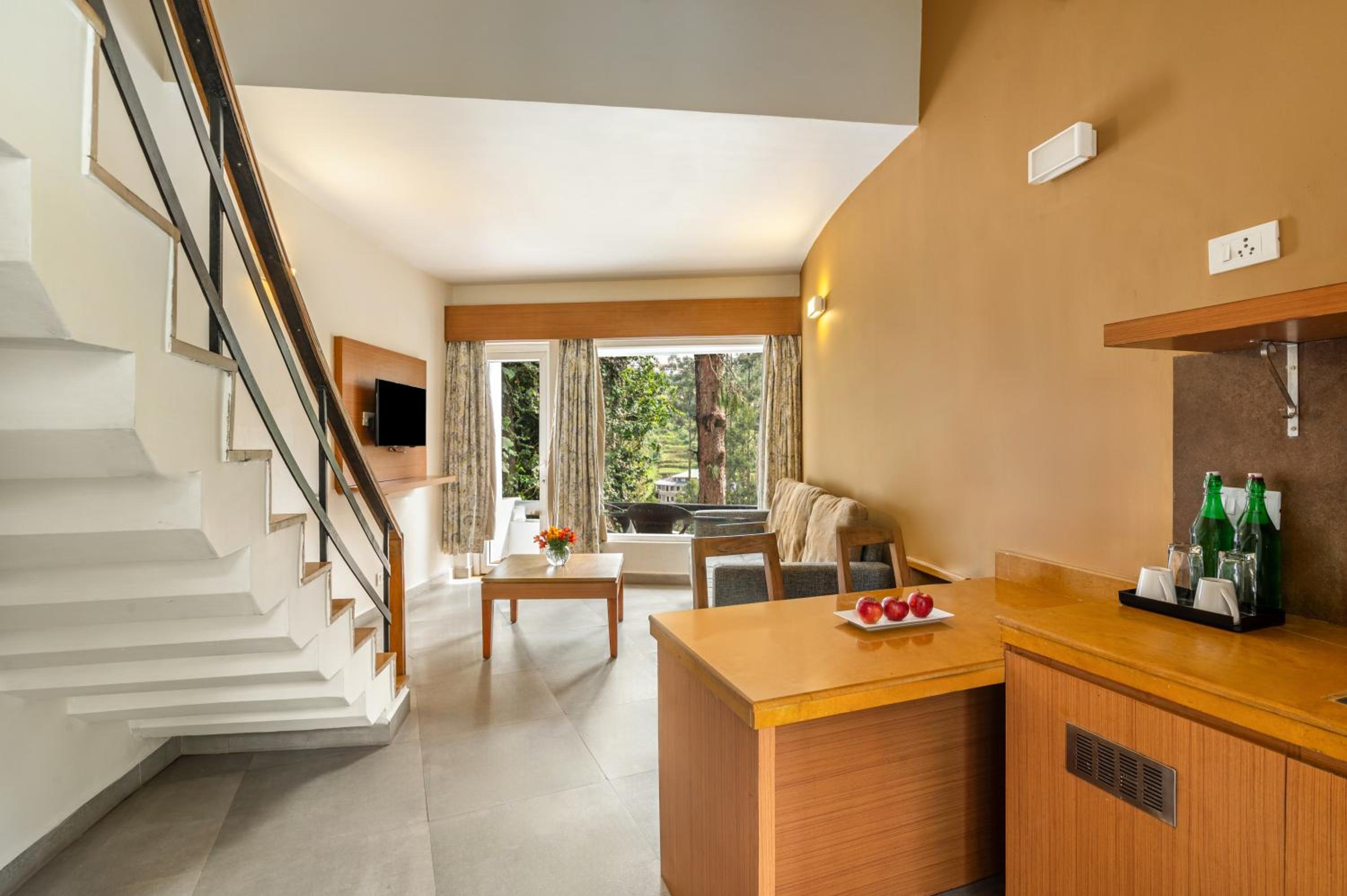 Valley View Privilege suite with Balcony photo 3