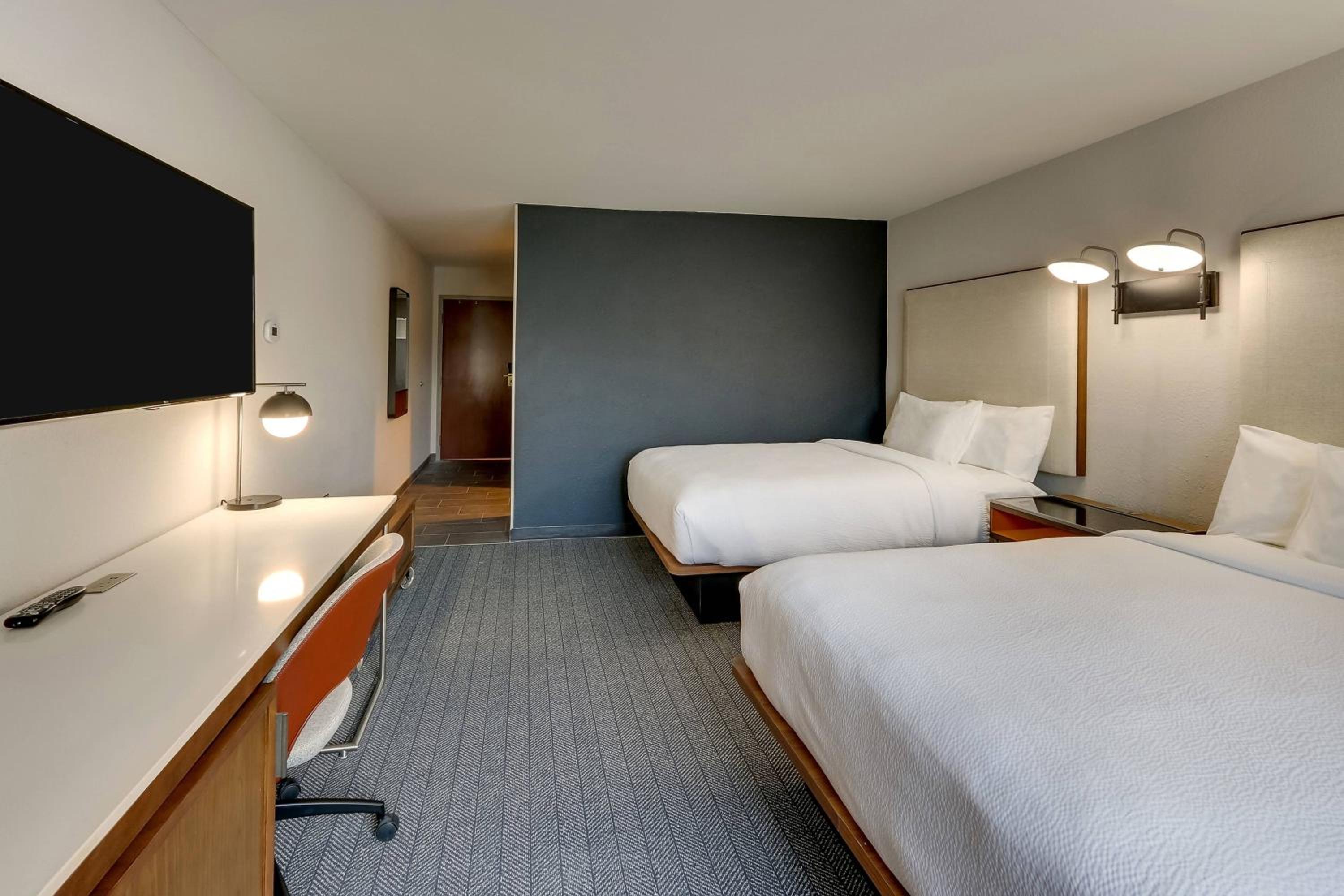 Queen Room with Two Queen Beds - Hearing Accessible - Photo 2