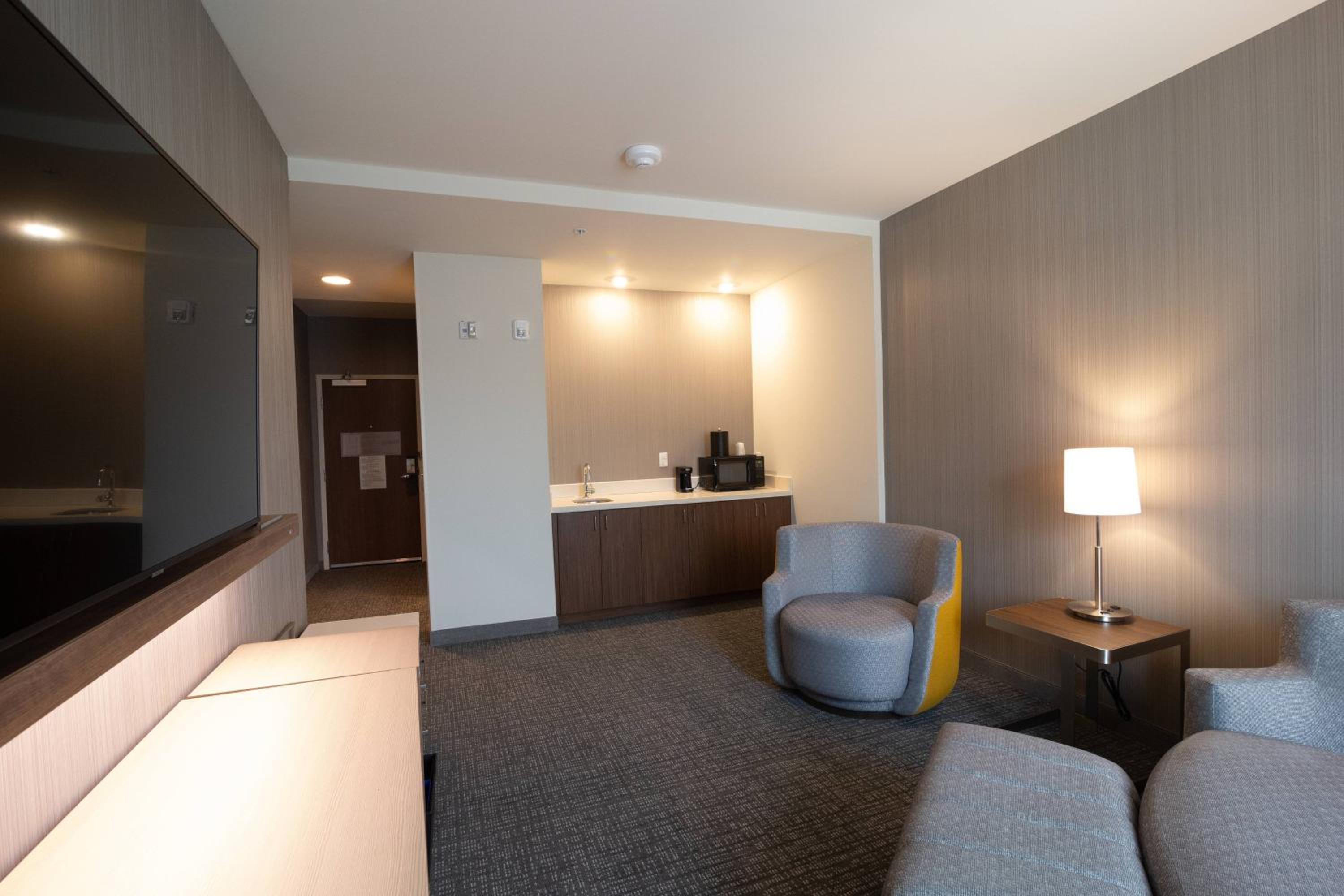 King Suite with Sofa Bed - Photo 3