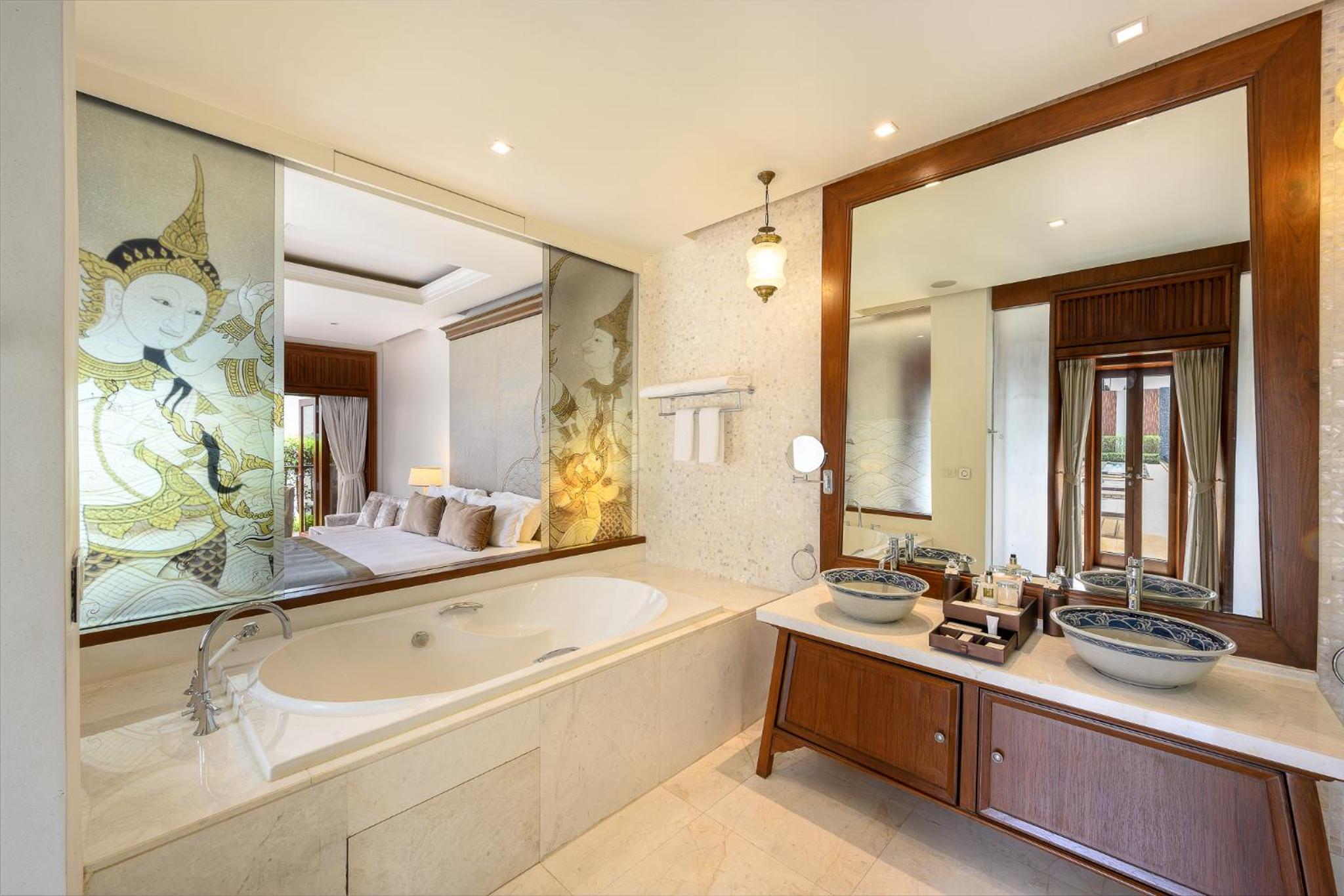 Villa with Private Pool - Photo 9