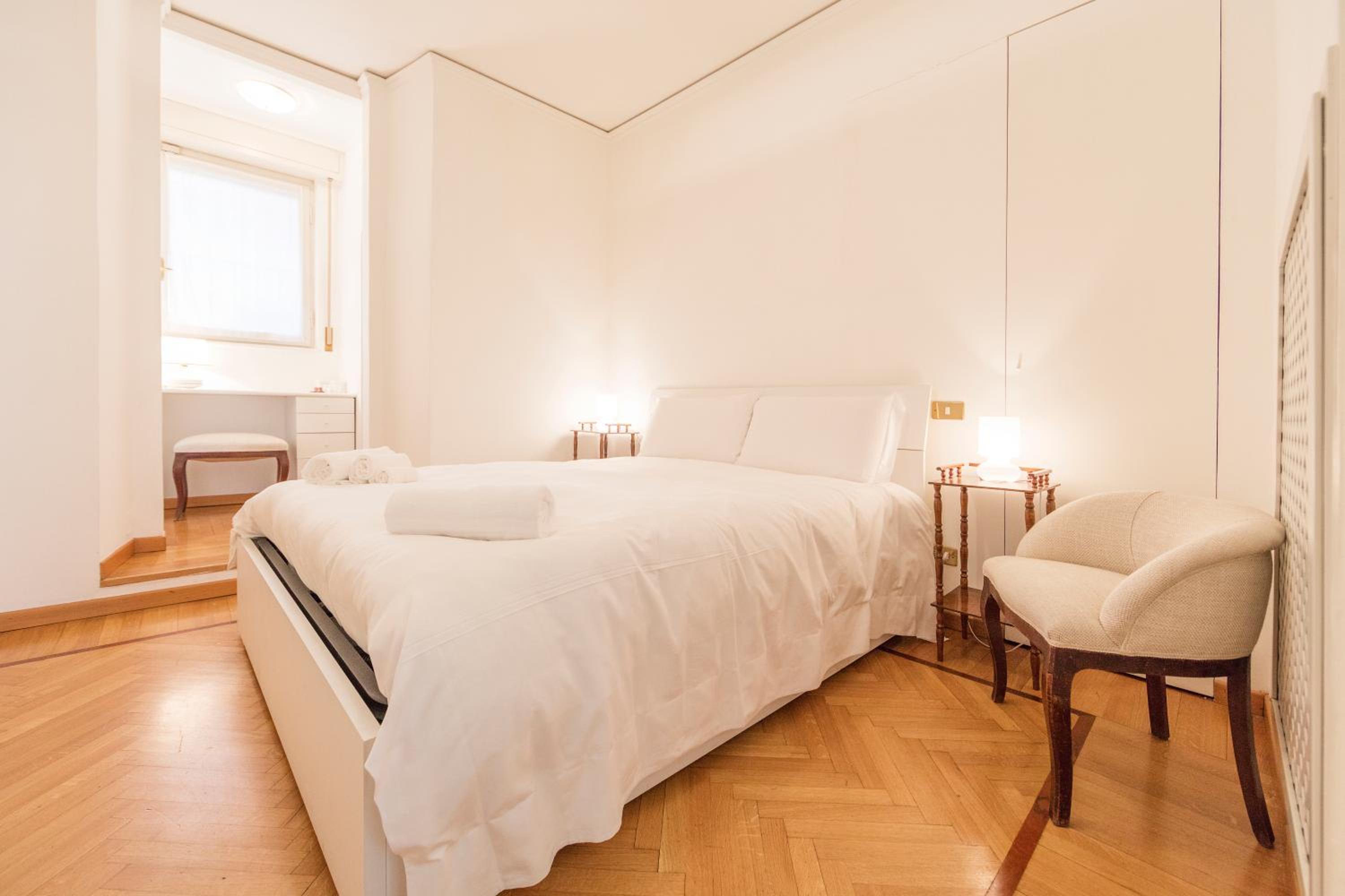 Two-Bedroom Apartment - Via Rovello 19