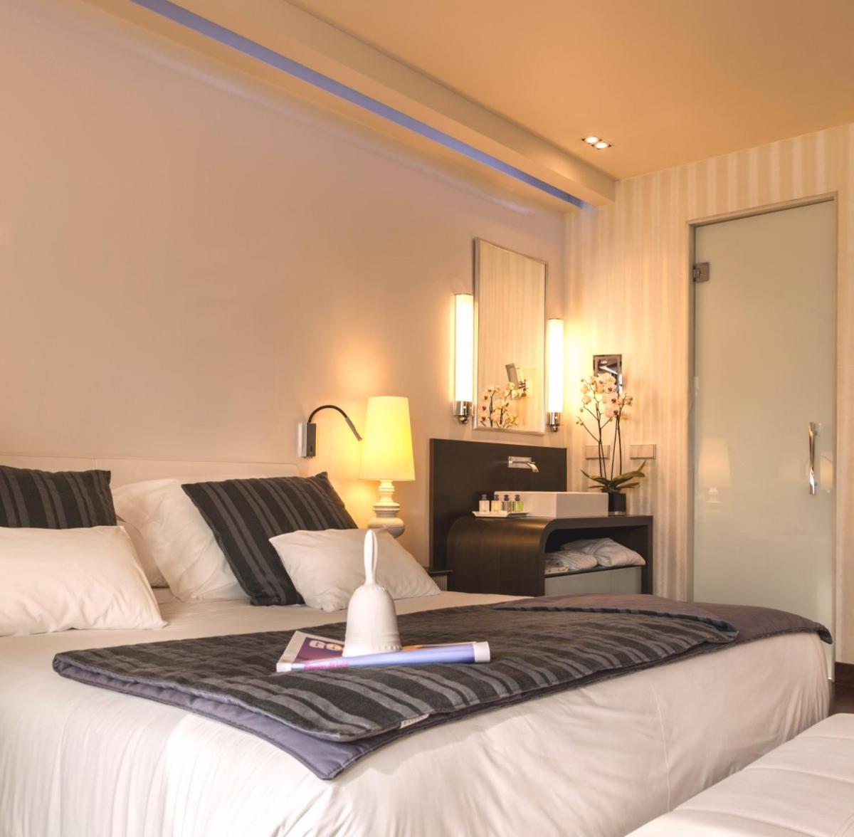 Double or Twin Room - Photo 2