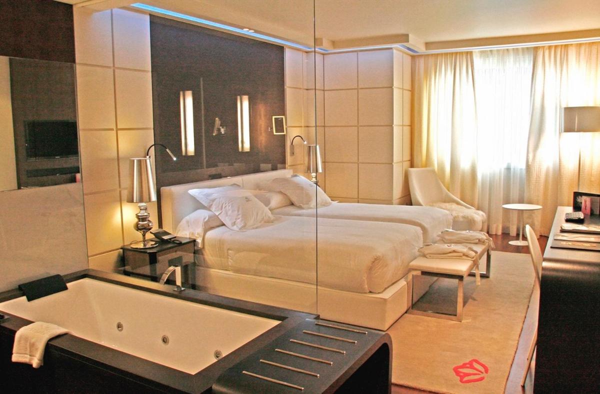 Double or Twin Room - Photo 5