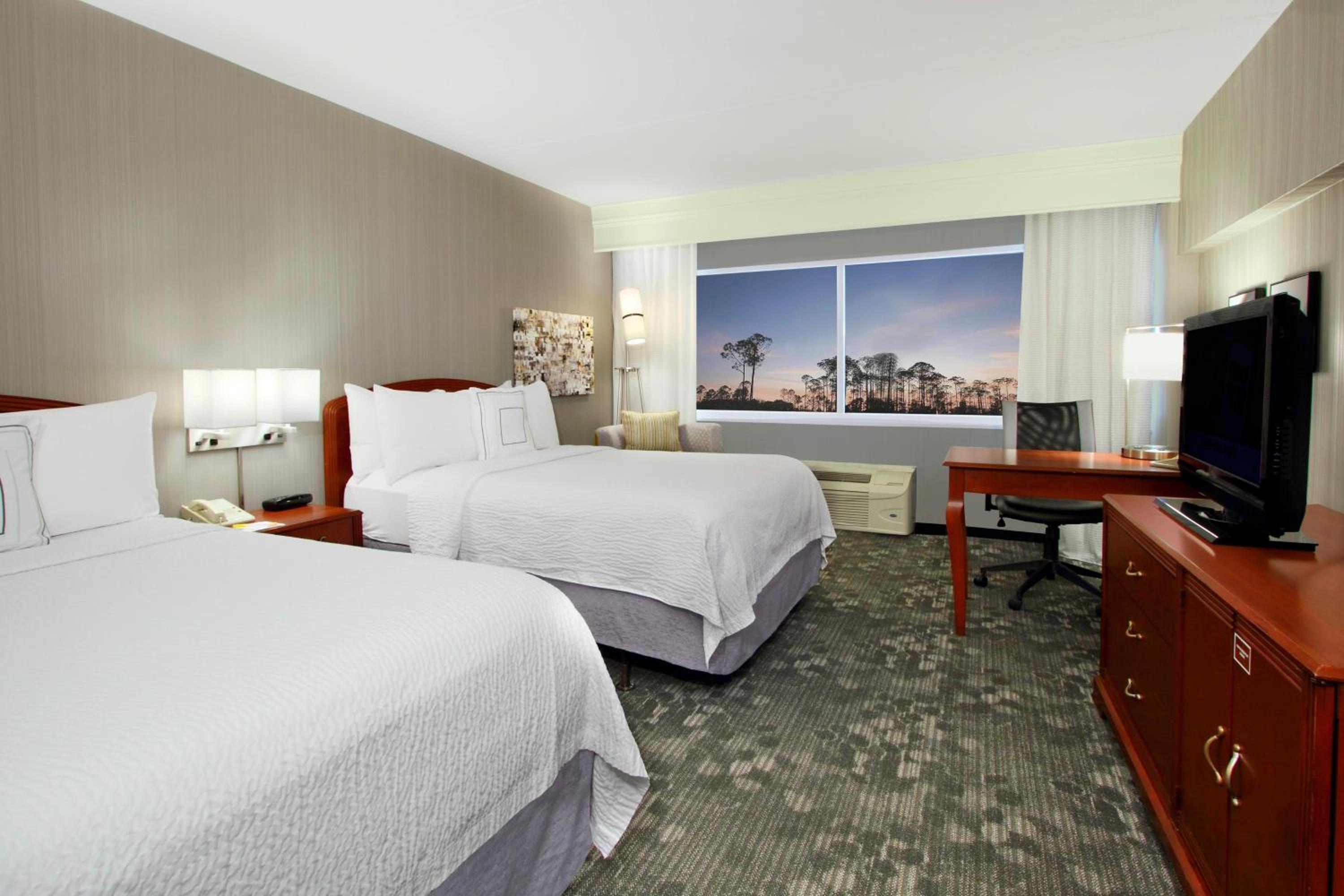 Double Room with 2 Double Beds - Photo 2