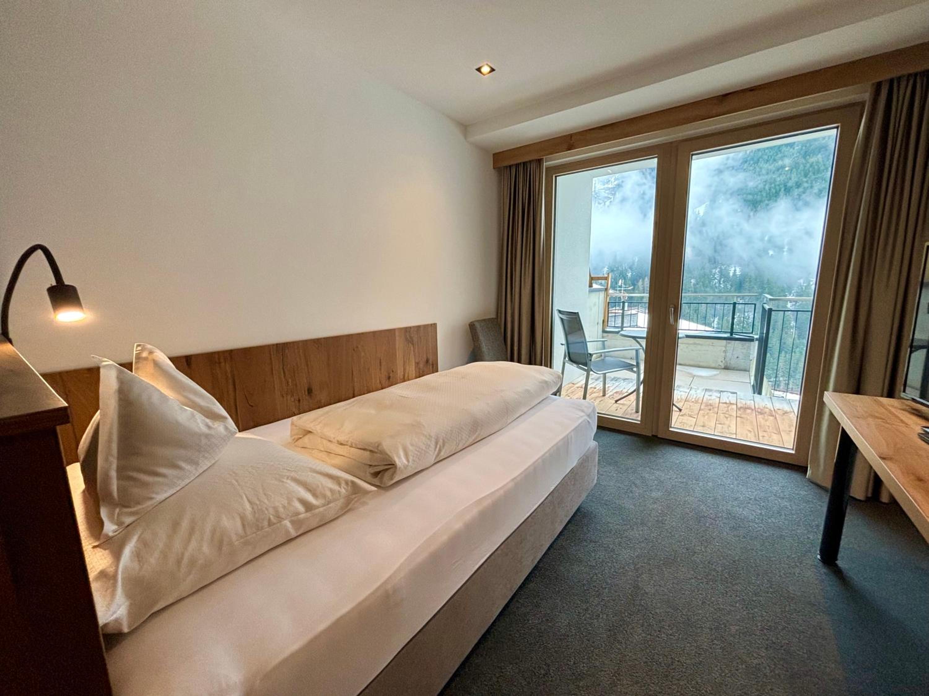 Single Room with Balcony - Annex