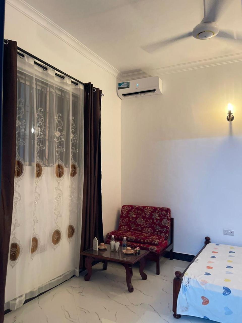 Deluxe Double Room (2 Adults + 1 Child) photo 1