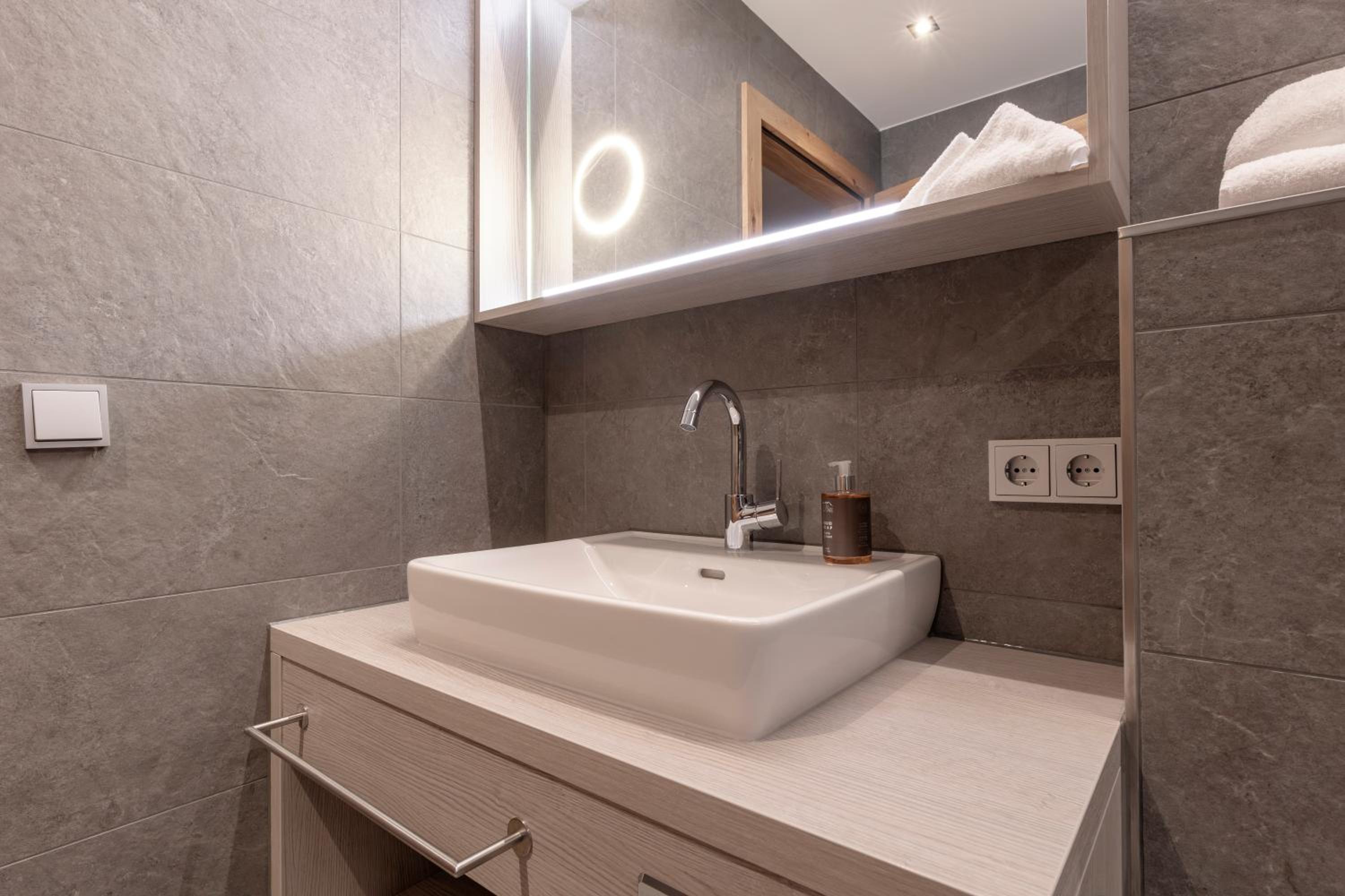 Two-Bedroom Apartment with Balcony and Terrace - Annex