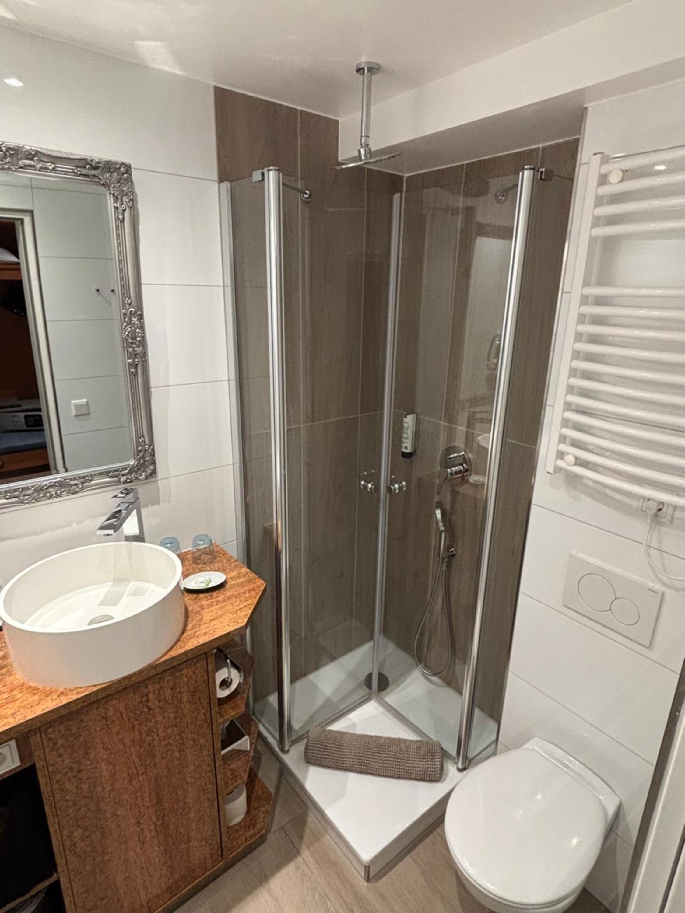 Deluxe Twin Room - Photo 6