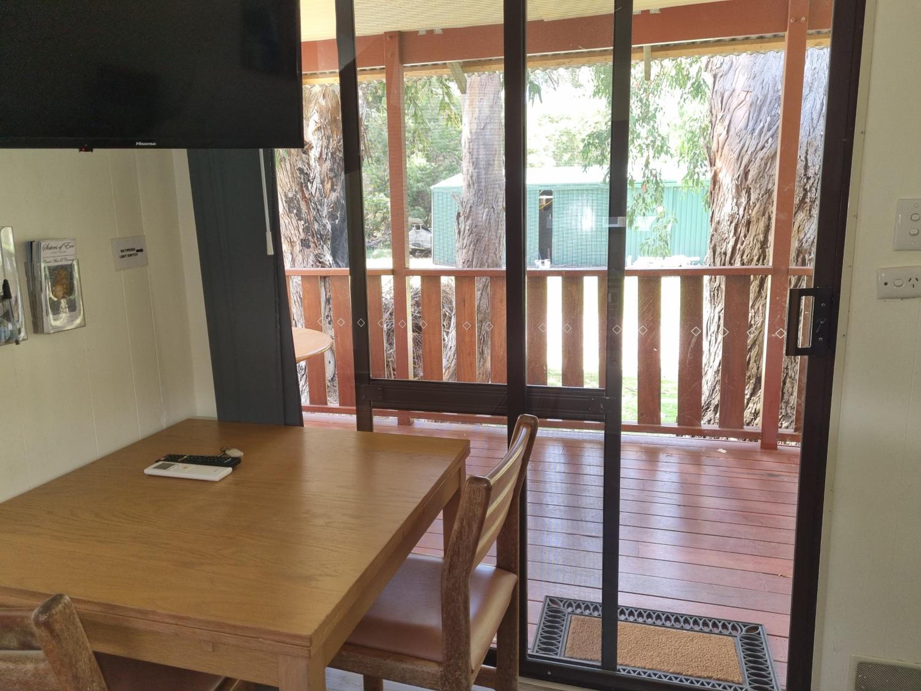 Cabin 1 photo 2