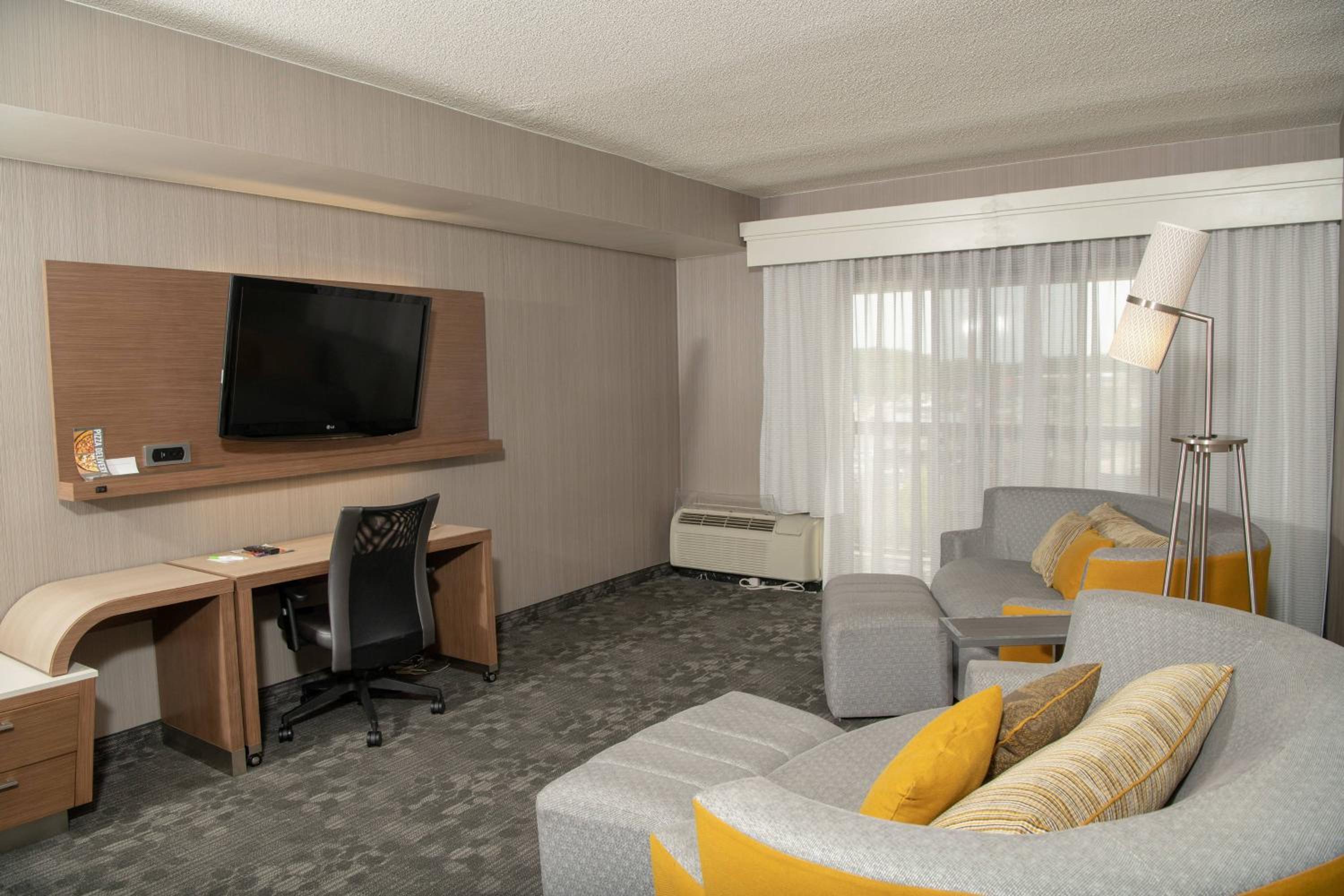 One-Bedroom King Suite