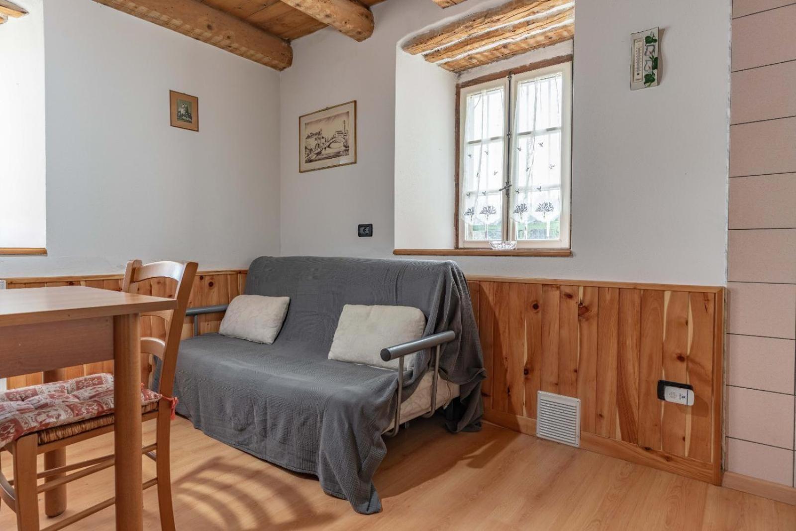 One-Bedroom Standard Apartment
