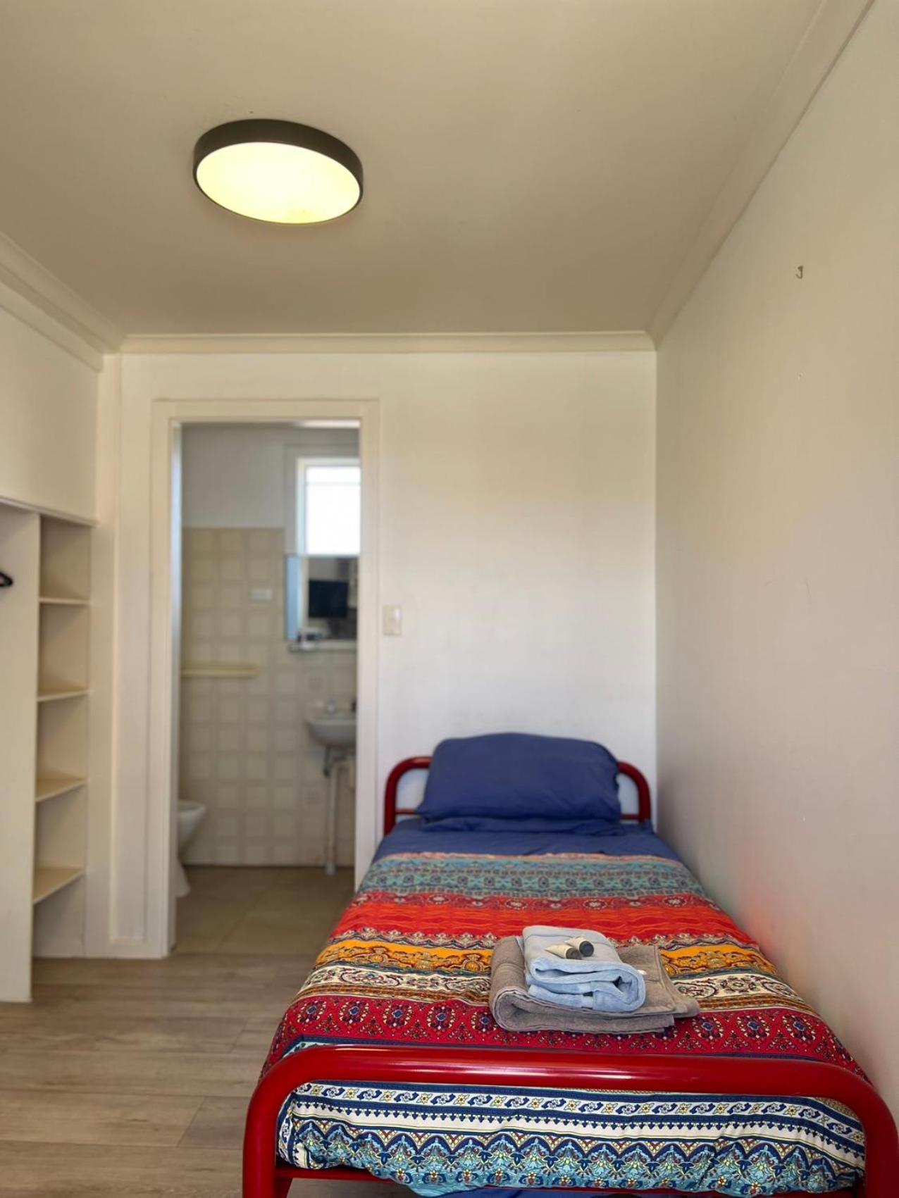 Single Room photo 3