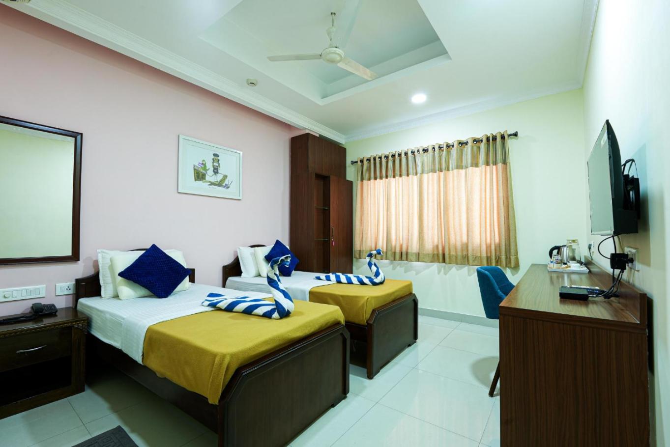 Deluxe Twin Room - Photo 8