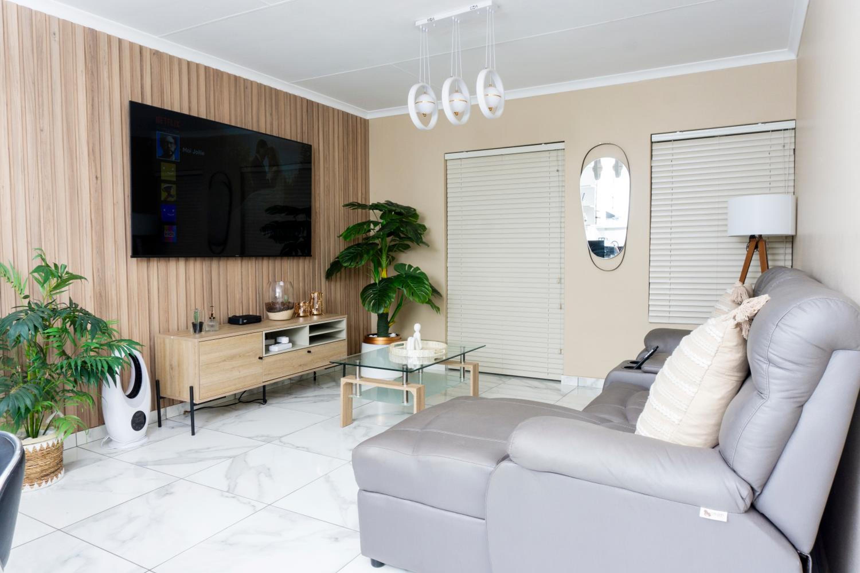 Deluxe Apartment