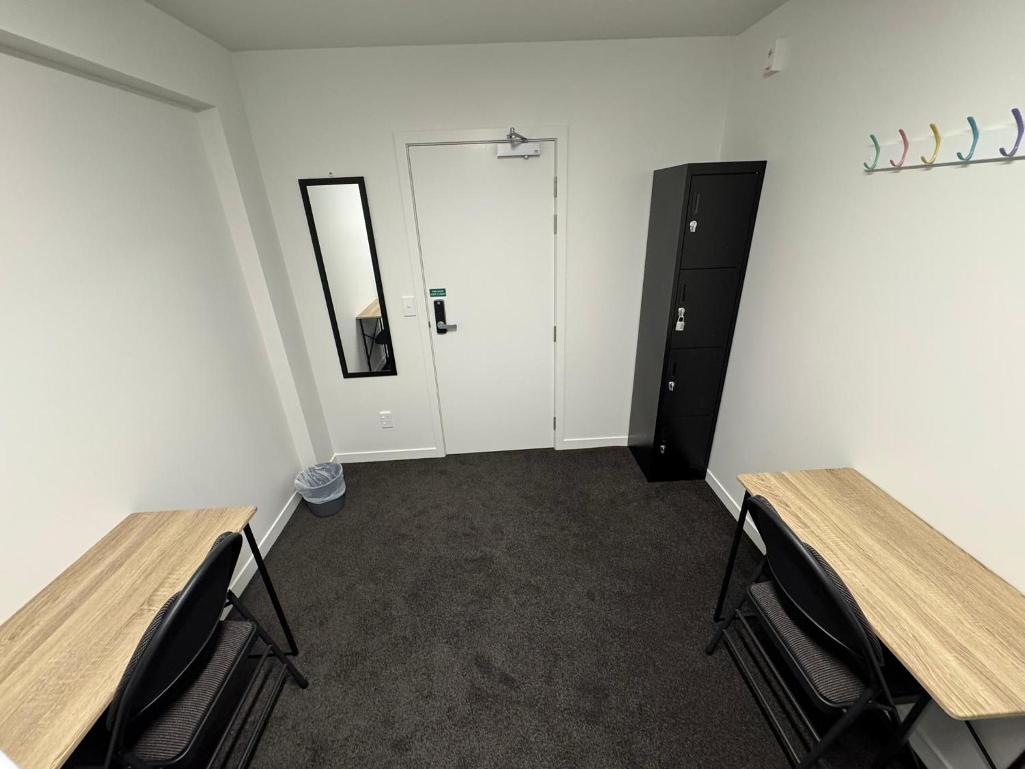 Bed in 4-Bed Male Dormitory Room photo 1