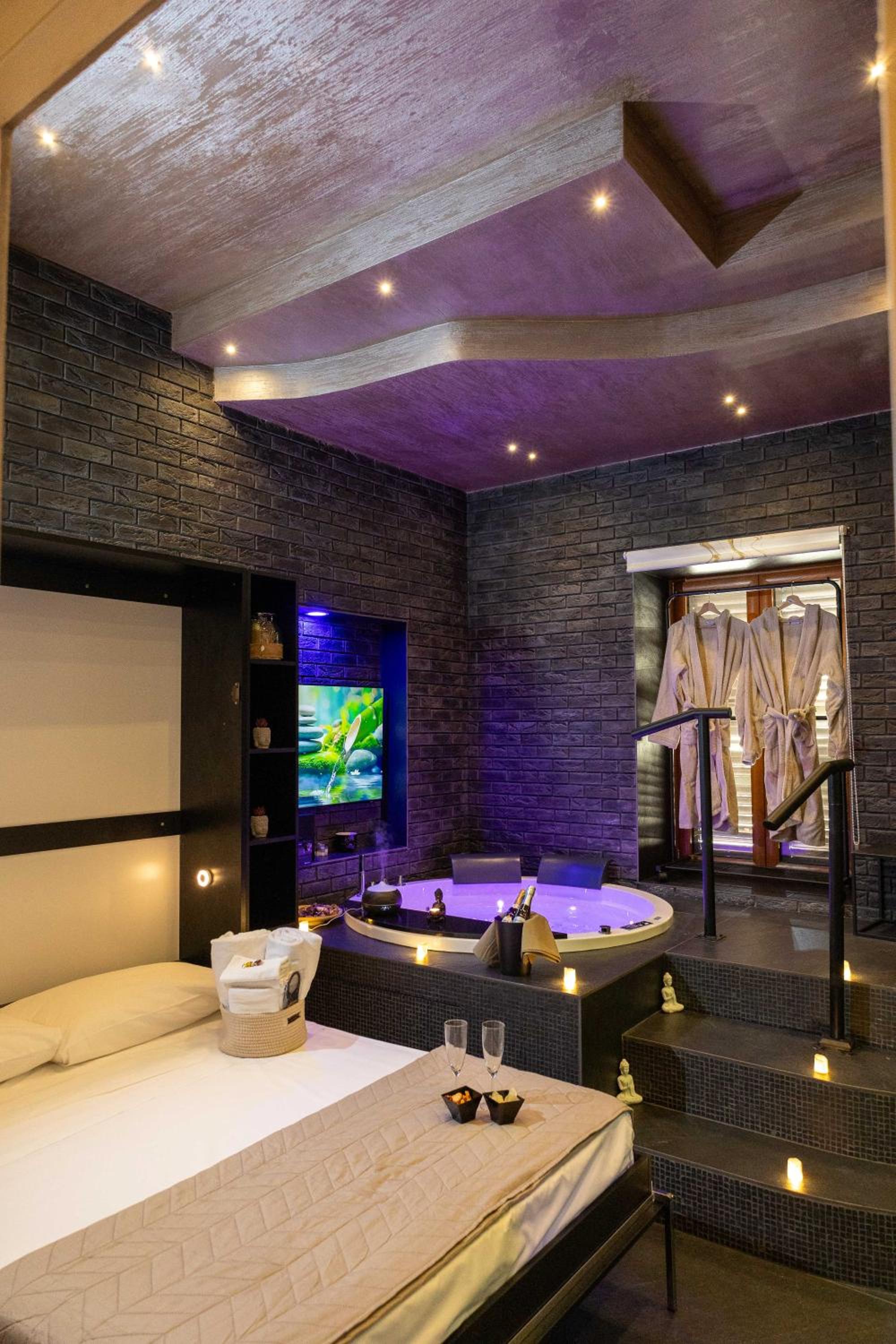 Double Room with Spa Bath