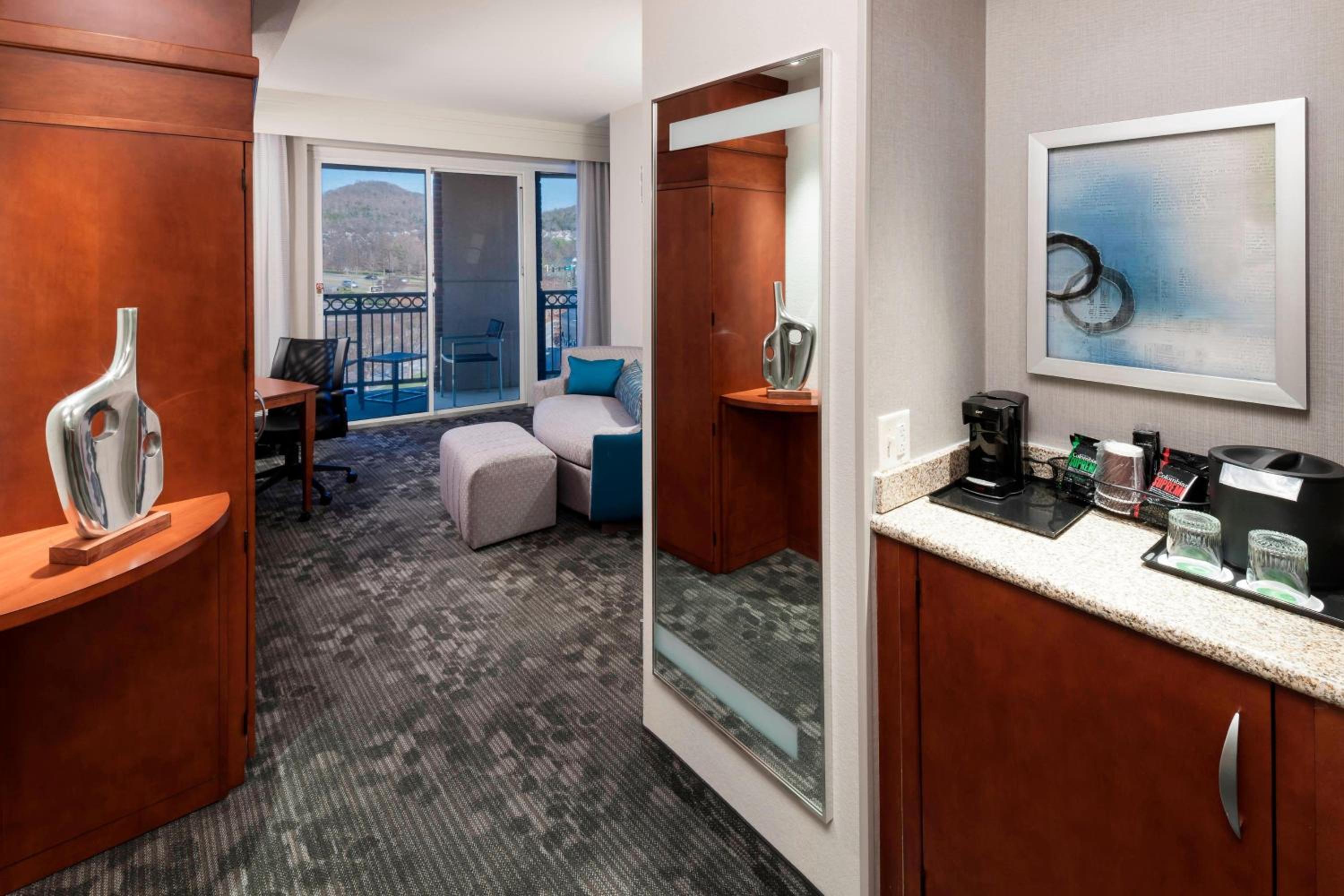 One-Bedroom King Suite with Sofa Bed - Photo 1