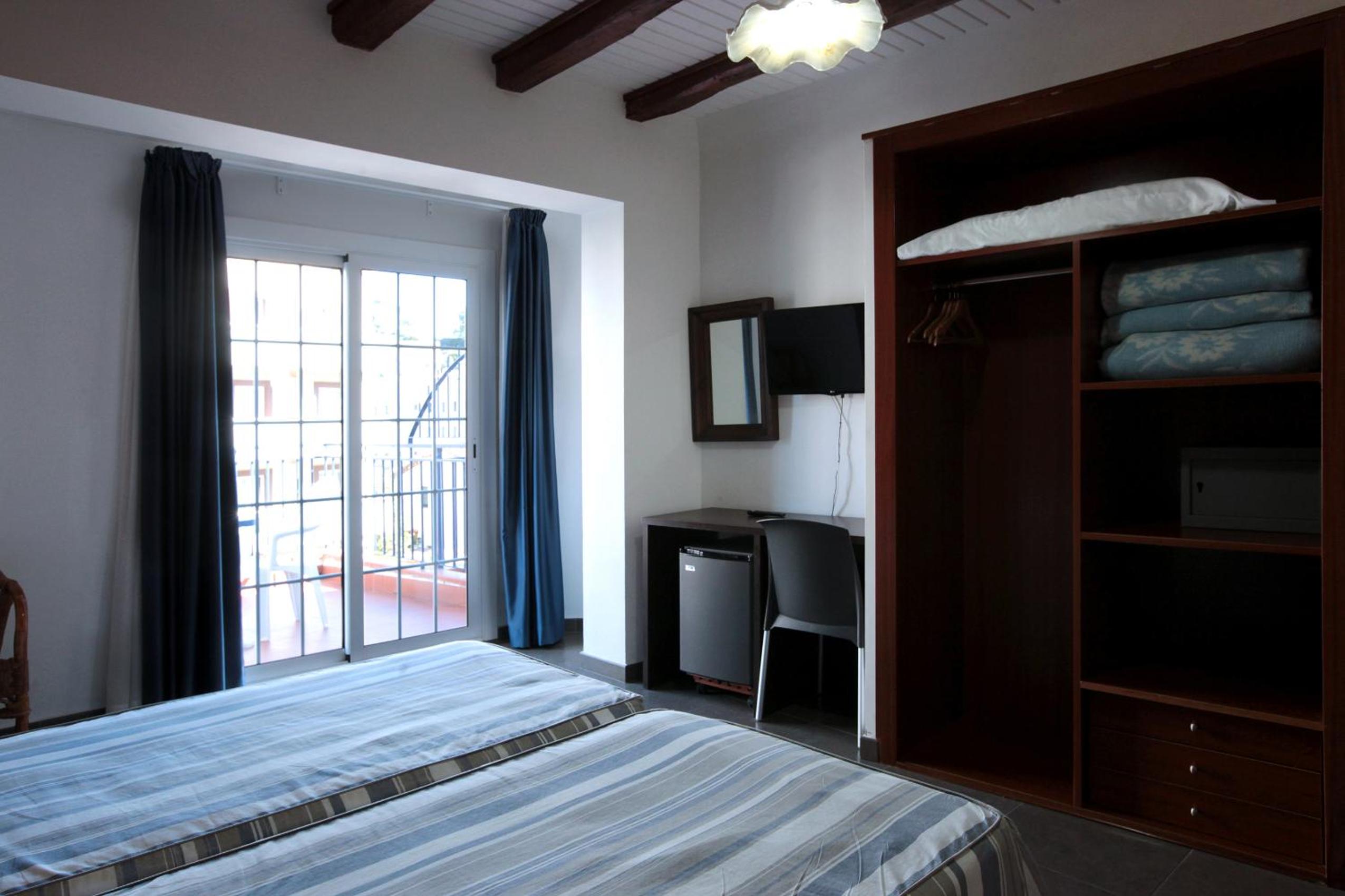 Twin Room with Balcony photo 3