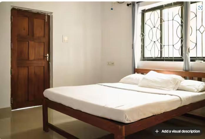 Double Room with Private Bathroom photo 1