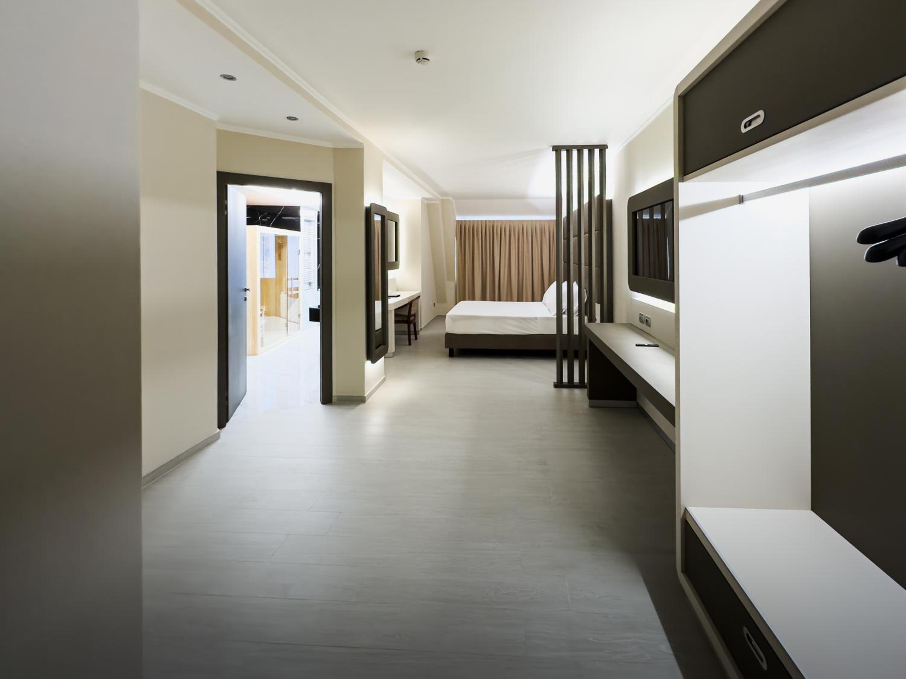 Junior Suite with Sauna - Photo 1