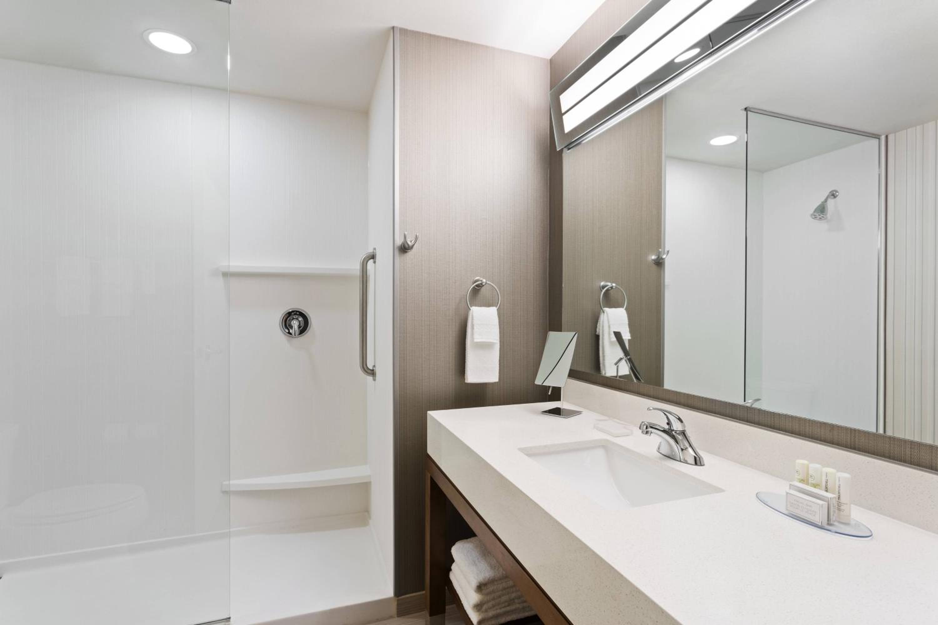 Courtyard by Marriott Houston Katy Mills, Photo 2