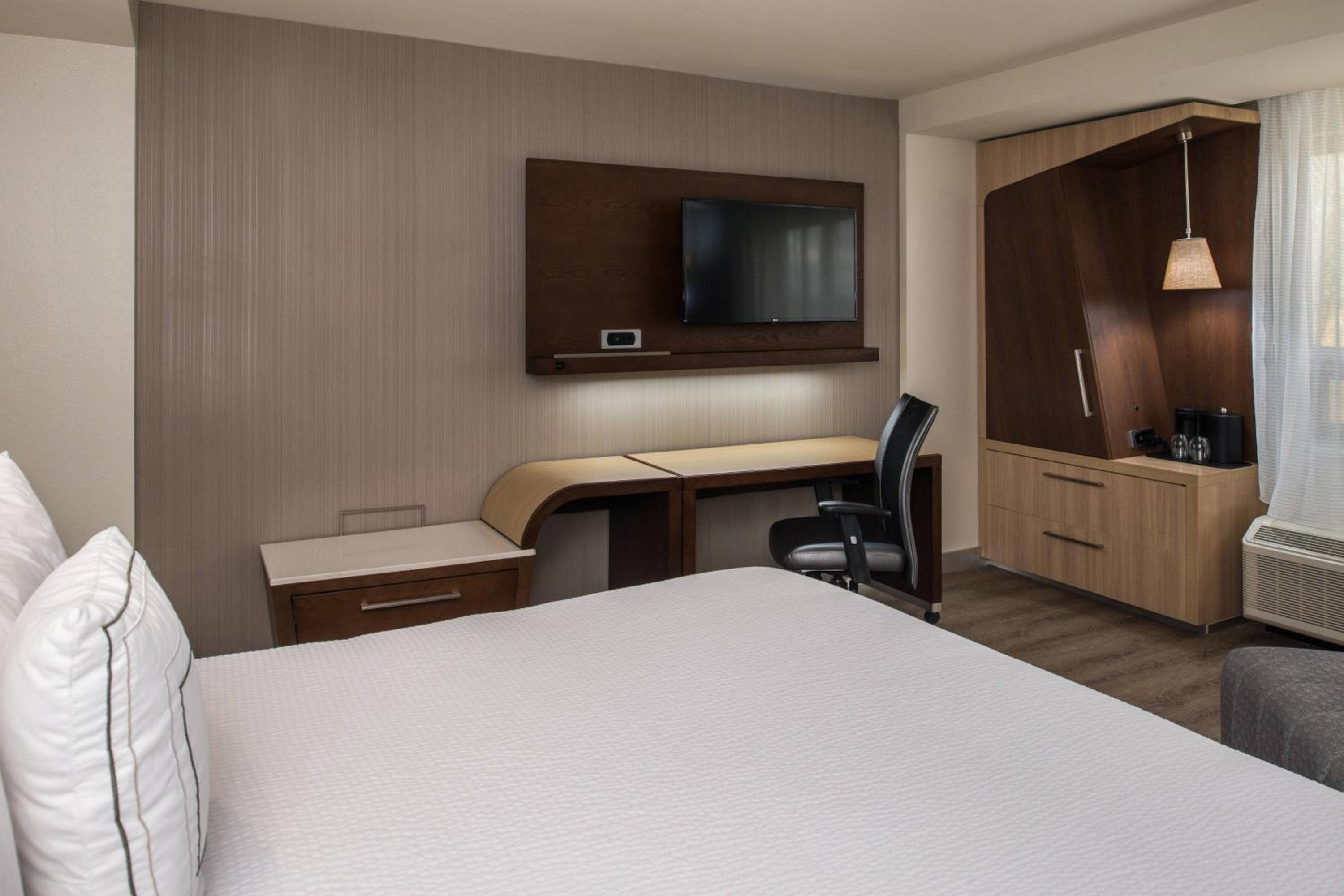 King Room with Sofa Bed and Roll-in Shower - Mobility Accessible