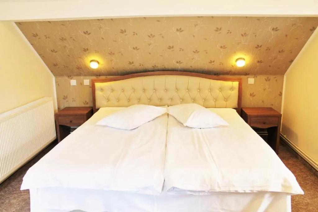 Economy Double Room photo 1
