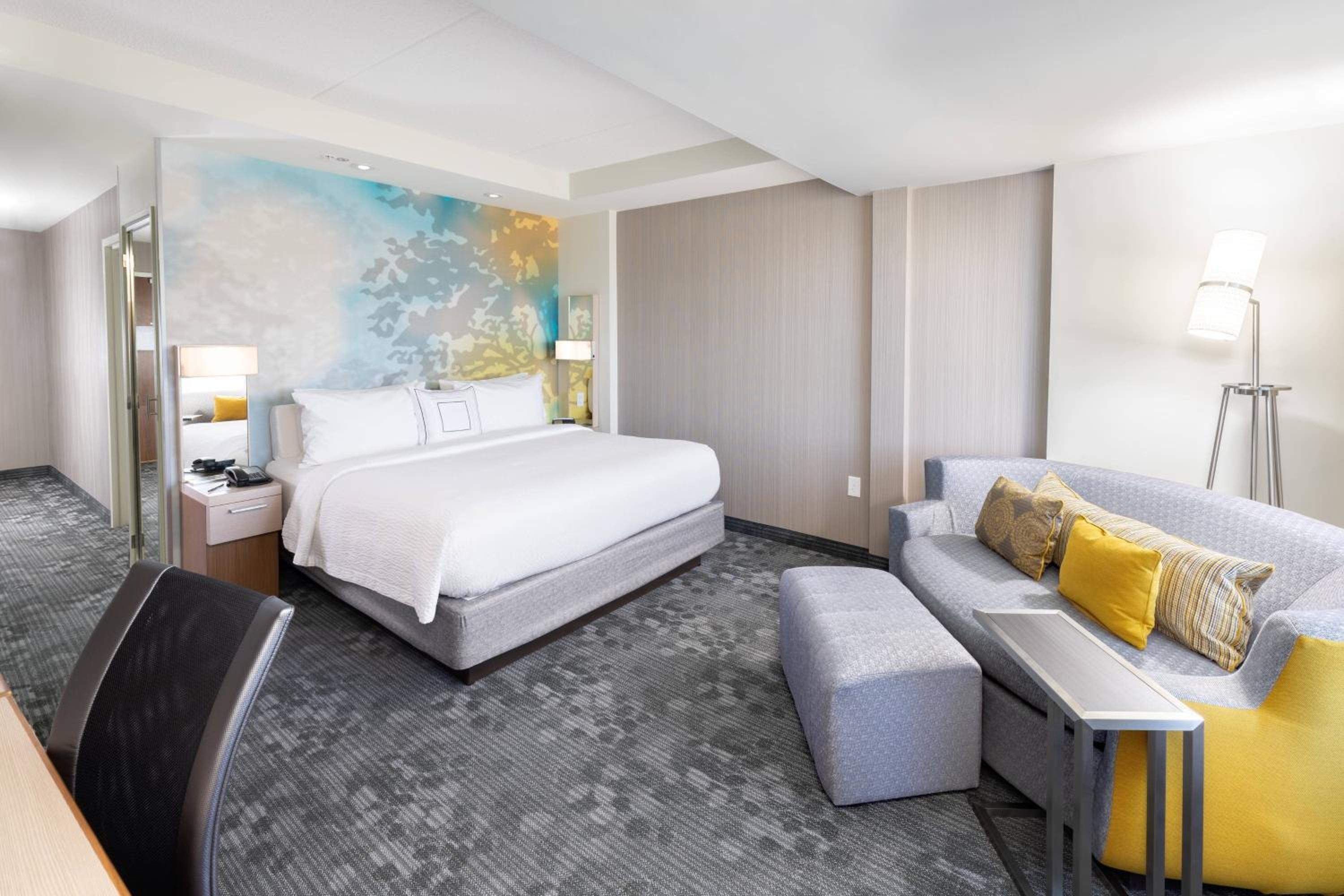 King Room with Bathtub - Mobility Access/Hearing Accessible photo 1