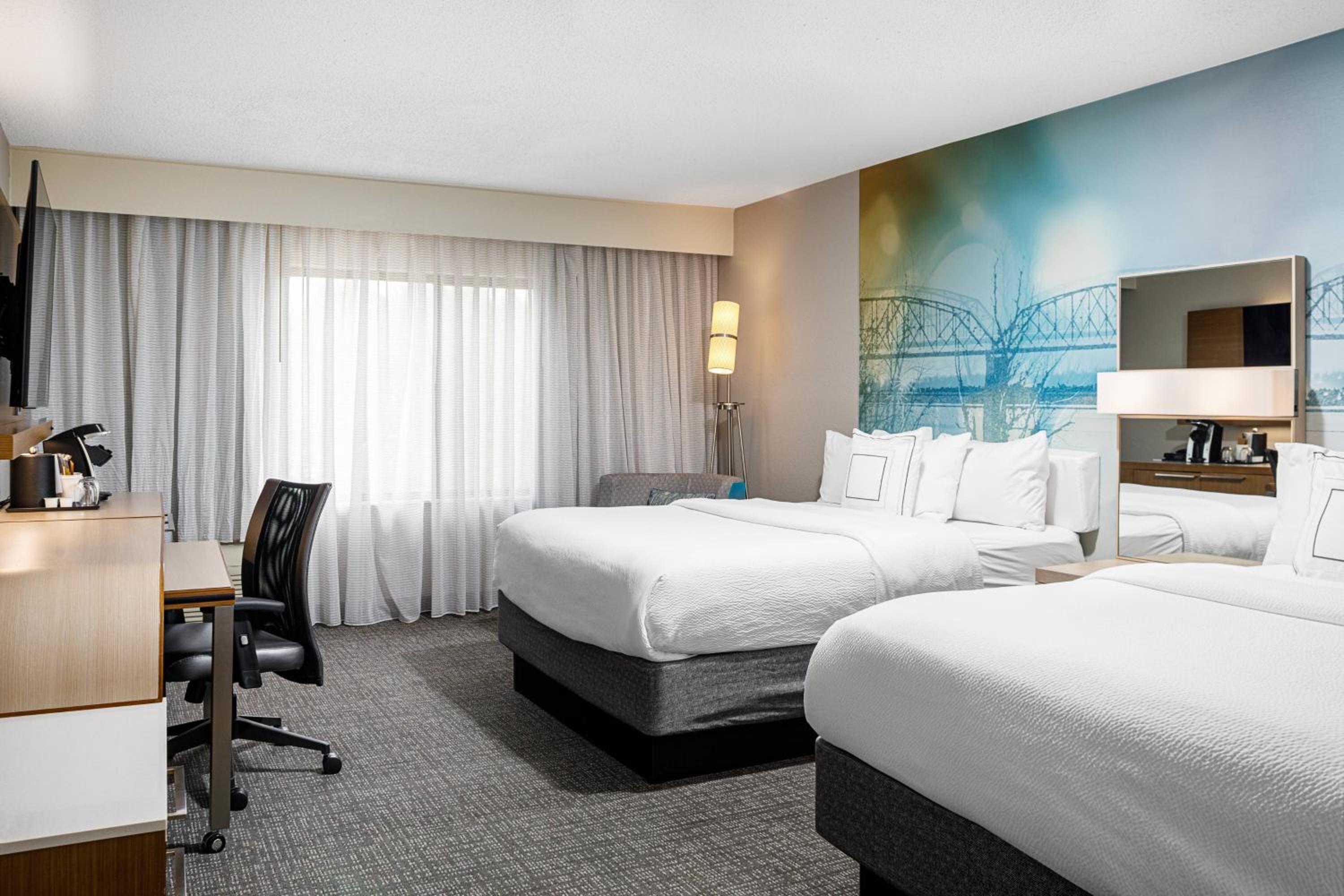 Queen Room with Two Queen Beds and Bathtub - Mobility Access - Photo 1