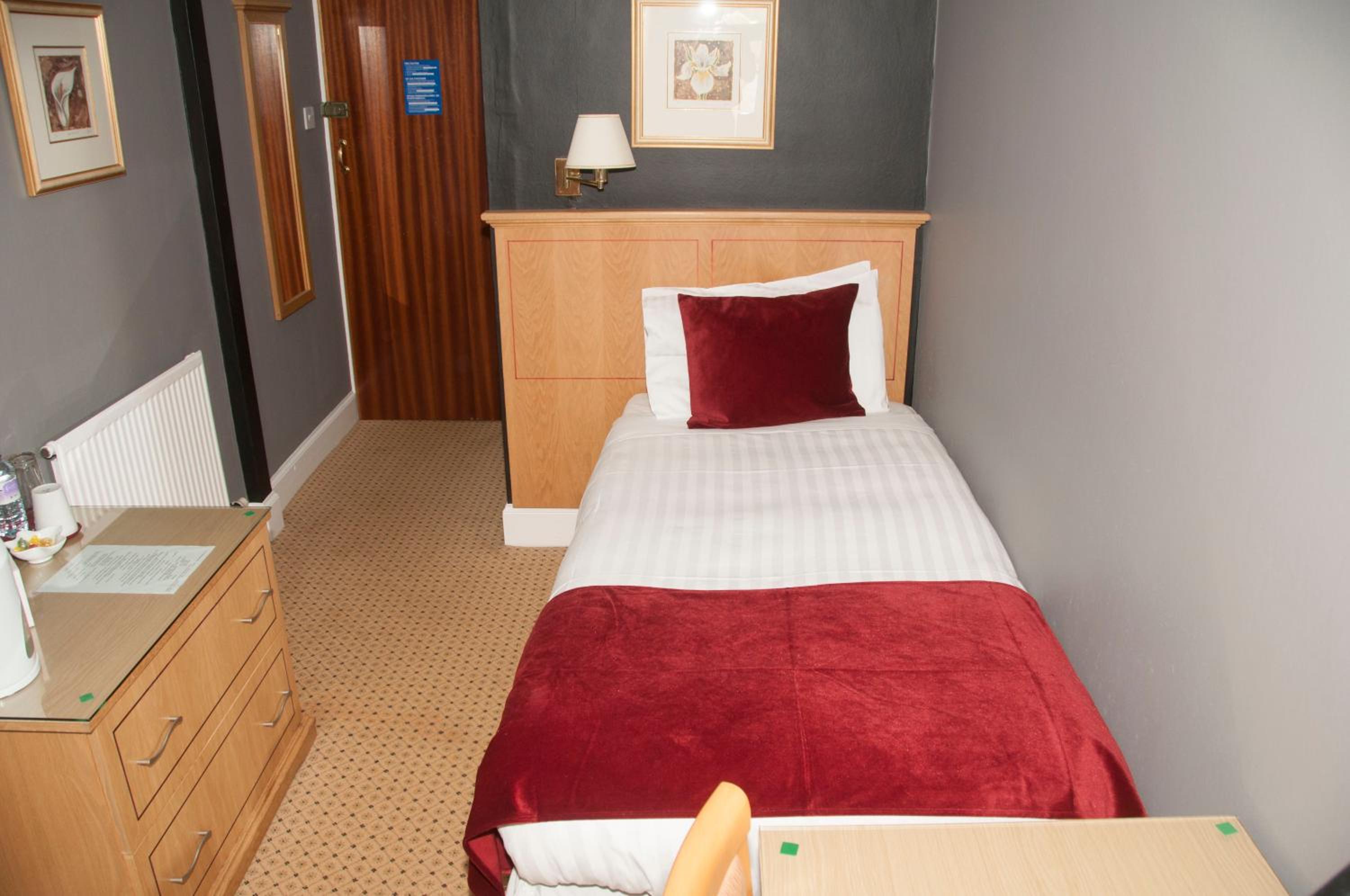 Single Room photo 2