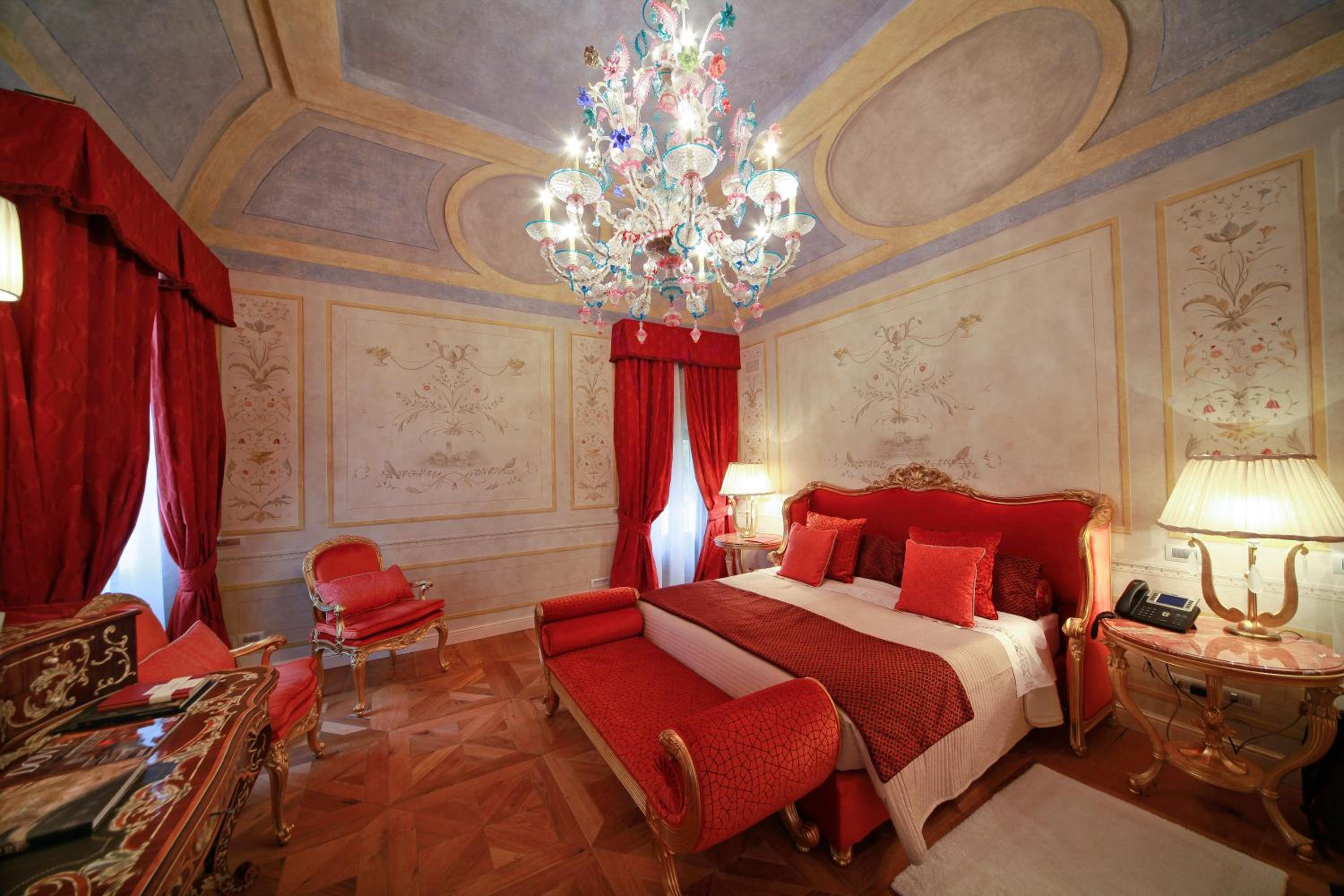 Superior Deluxe Double or Twin Room  photo 1