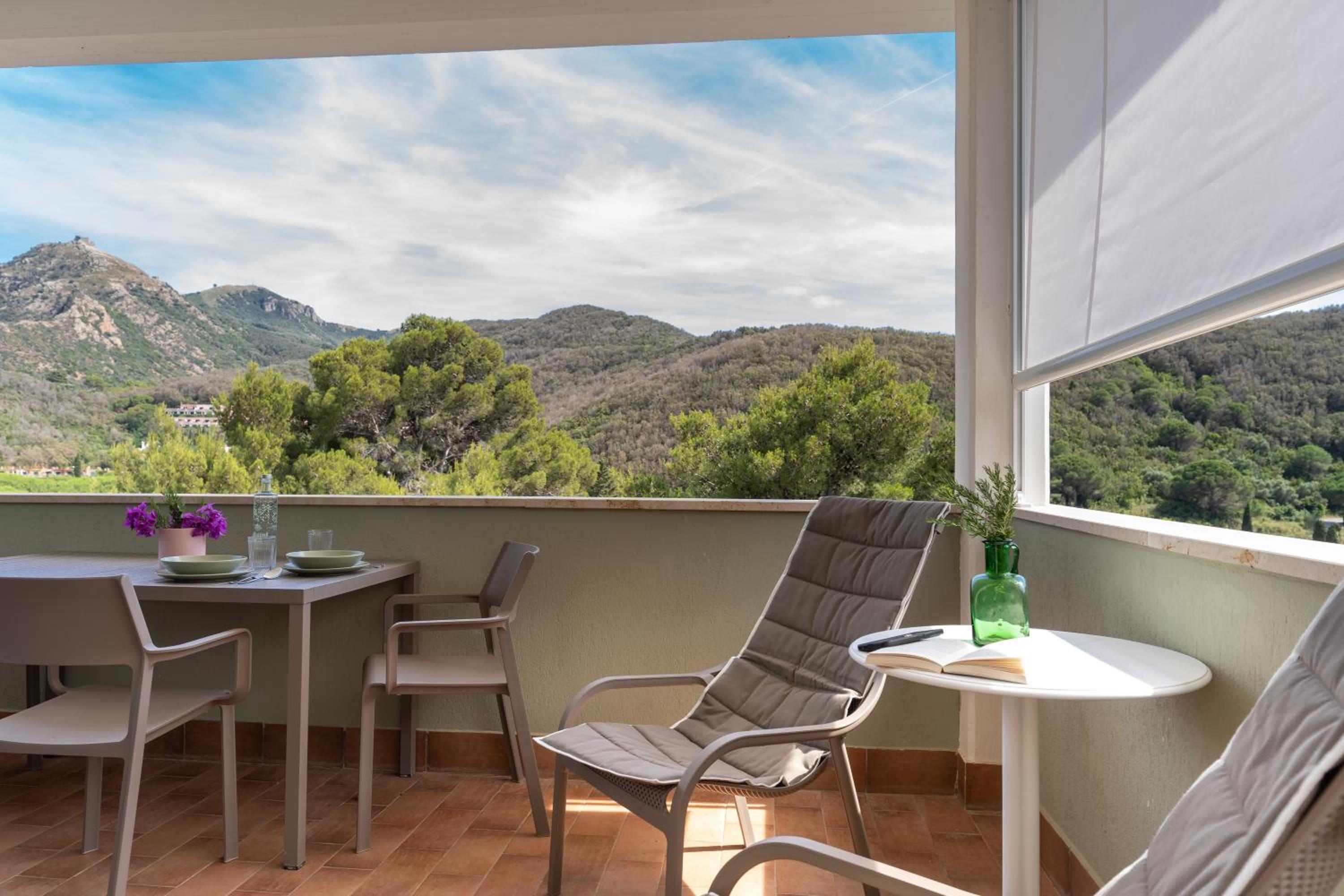 Villa with Garden View