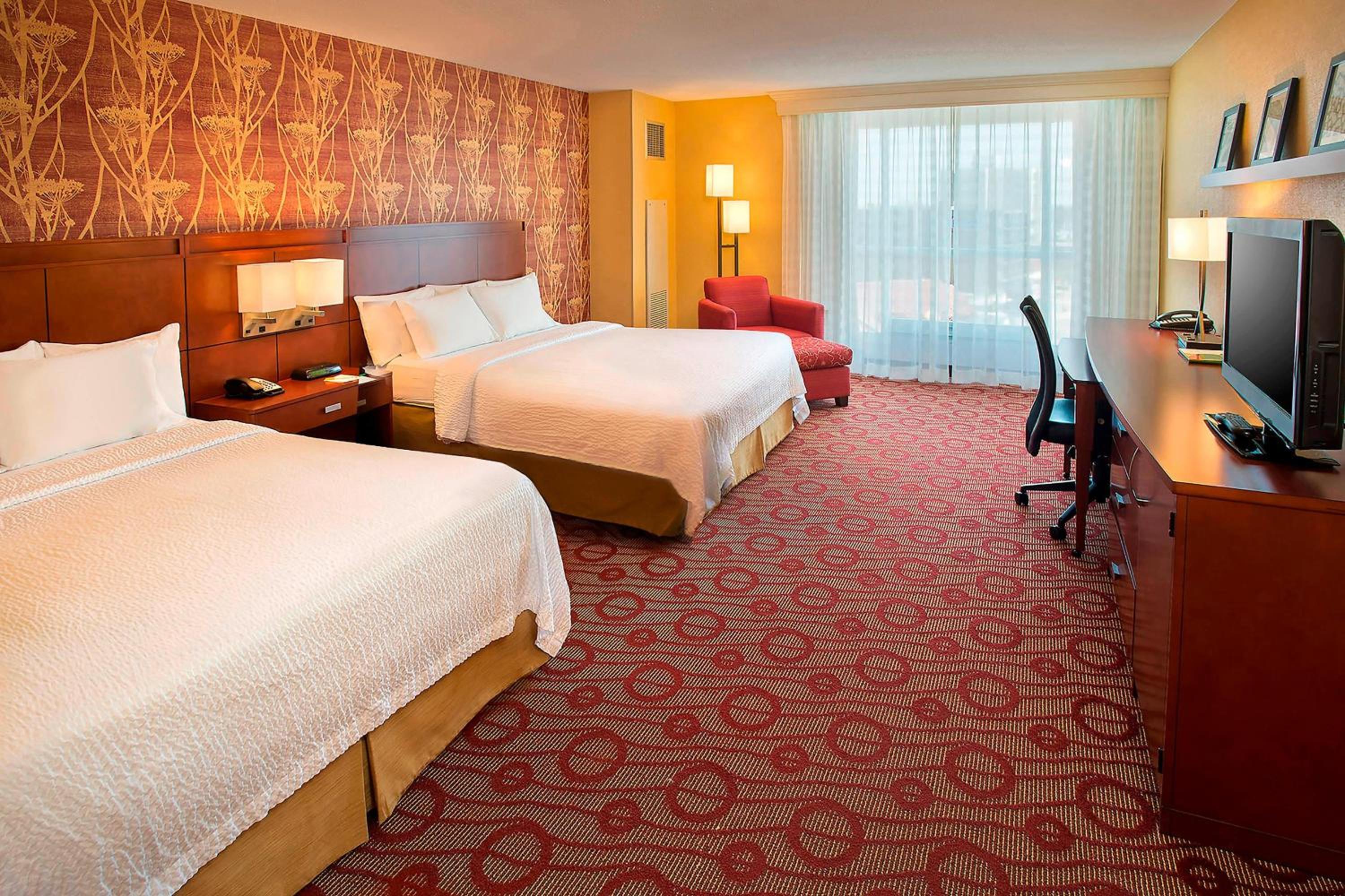 Queen Room with Two Queen Beds - Photo 1
