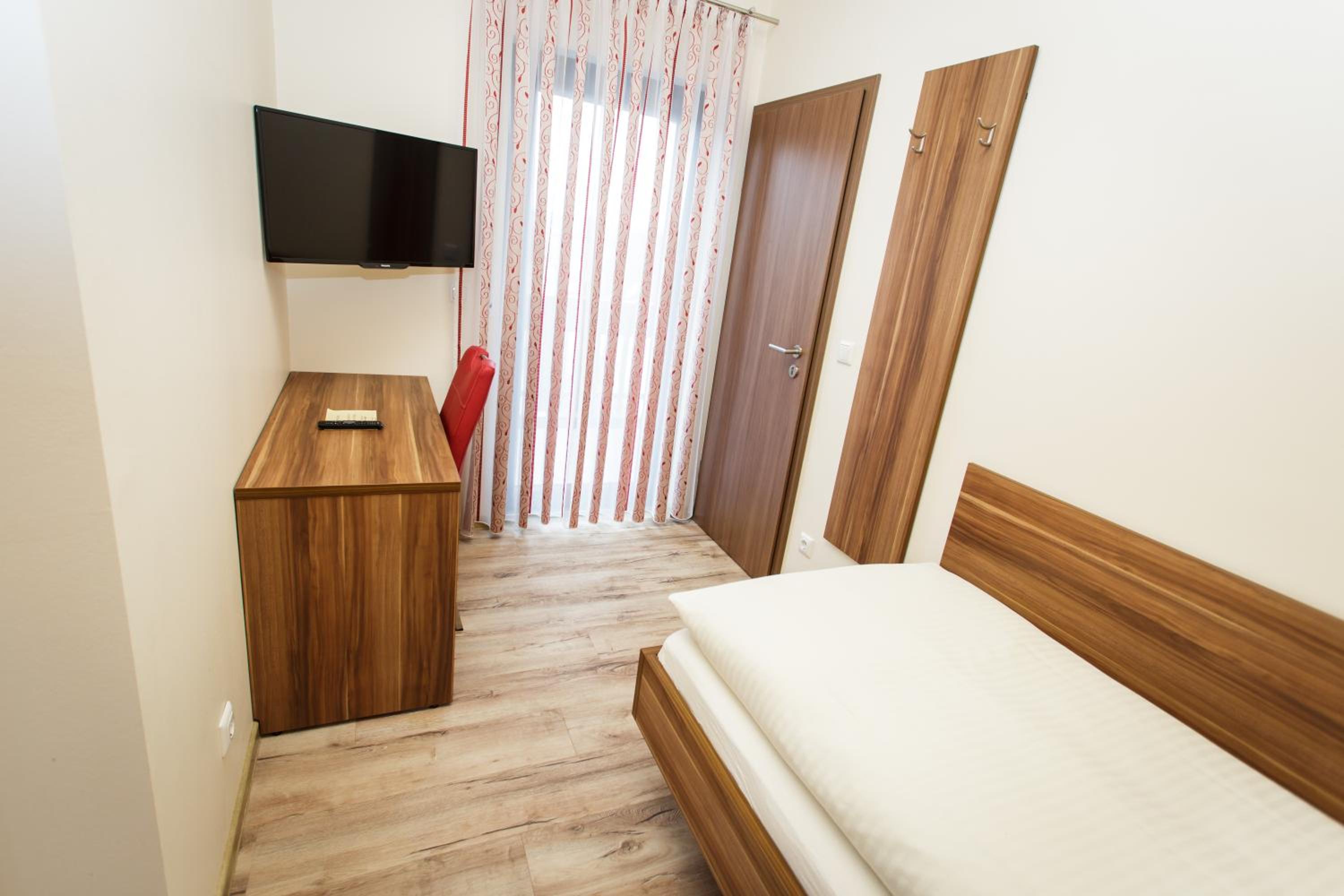 Single Room photo 3