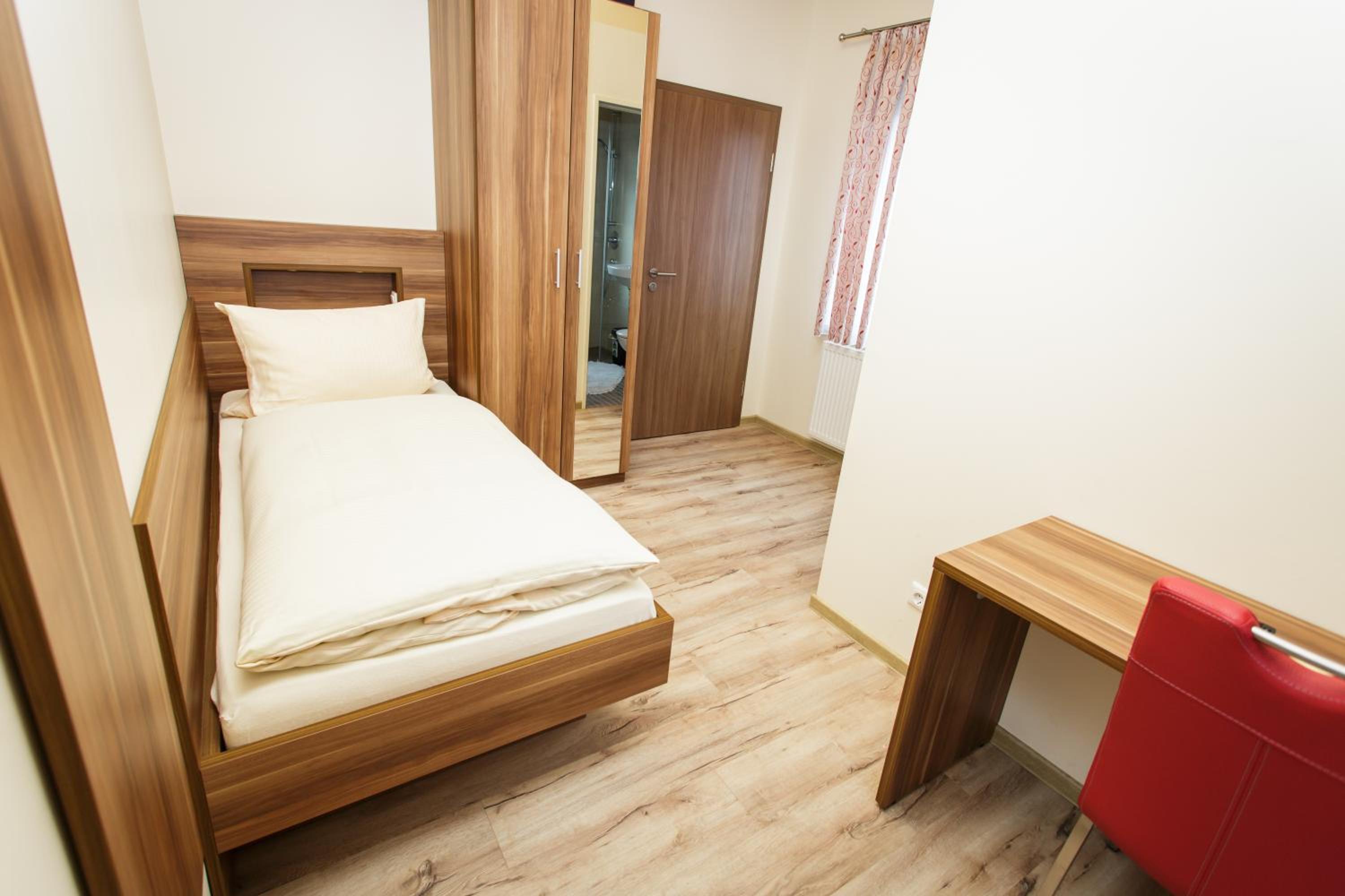 Single Room photo 2