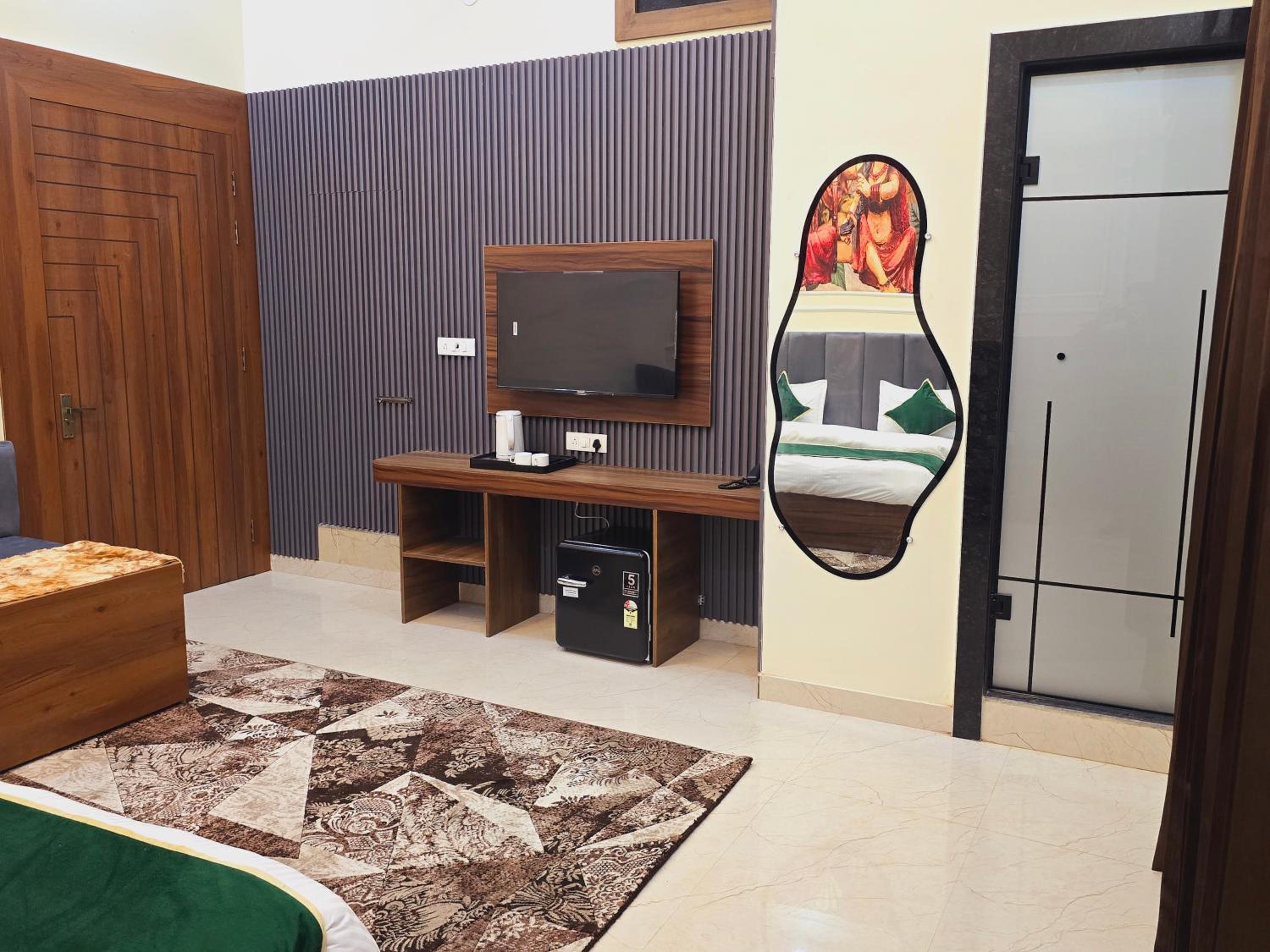 Triple Room with Private Bathroom - Photo 7