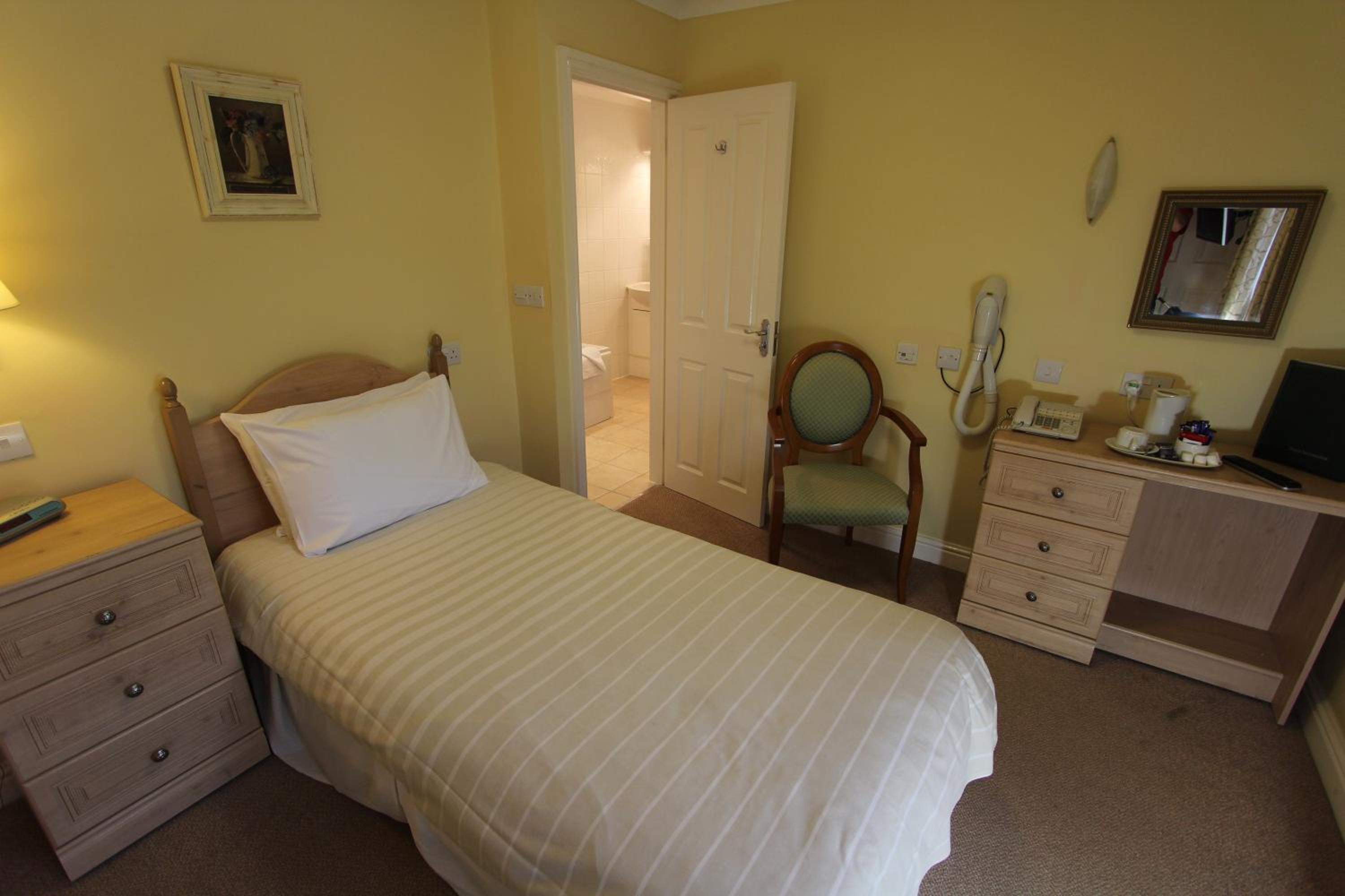 Single Room photo 3