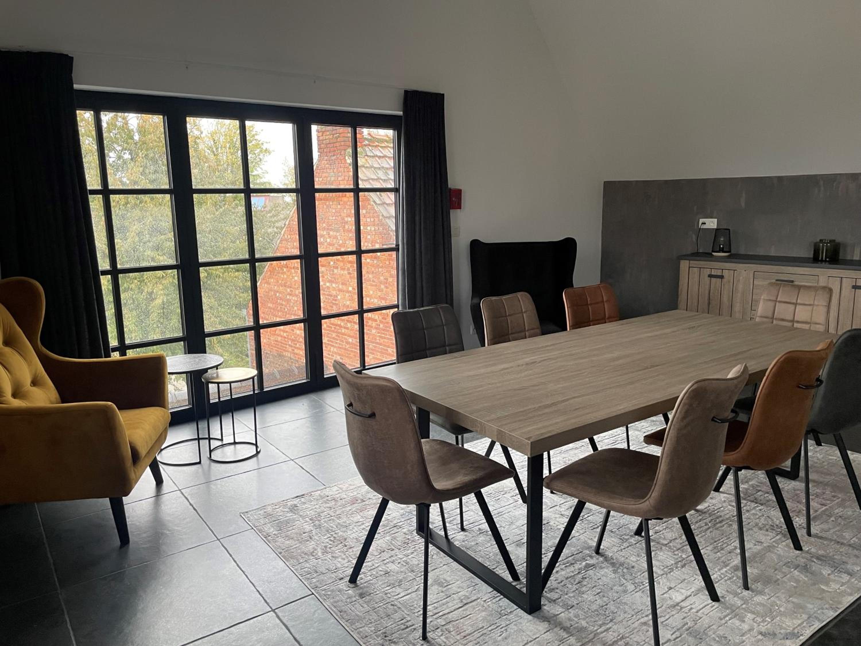 Family Two-Bedroom Apartment with View photo 2