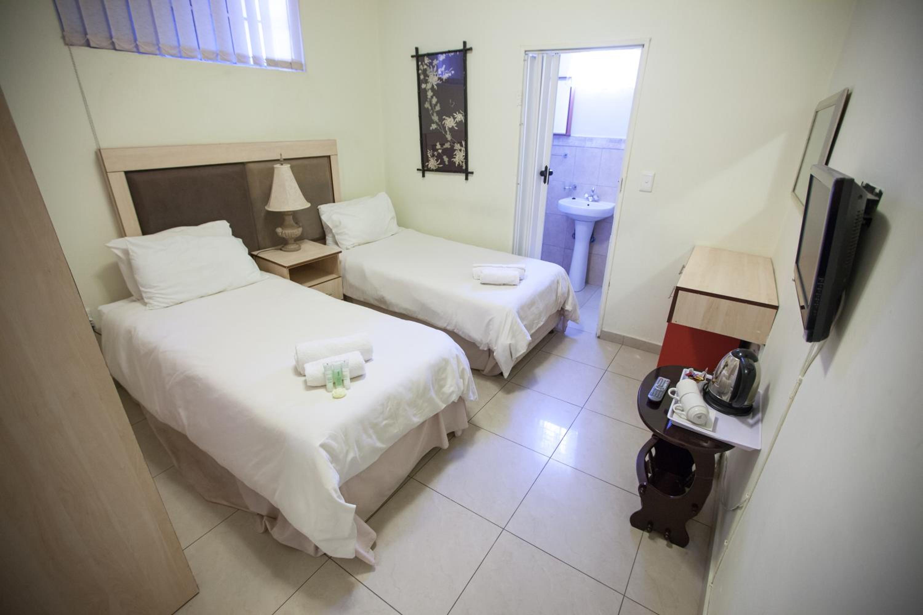 Small Double or Twin Room photo 2