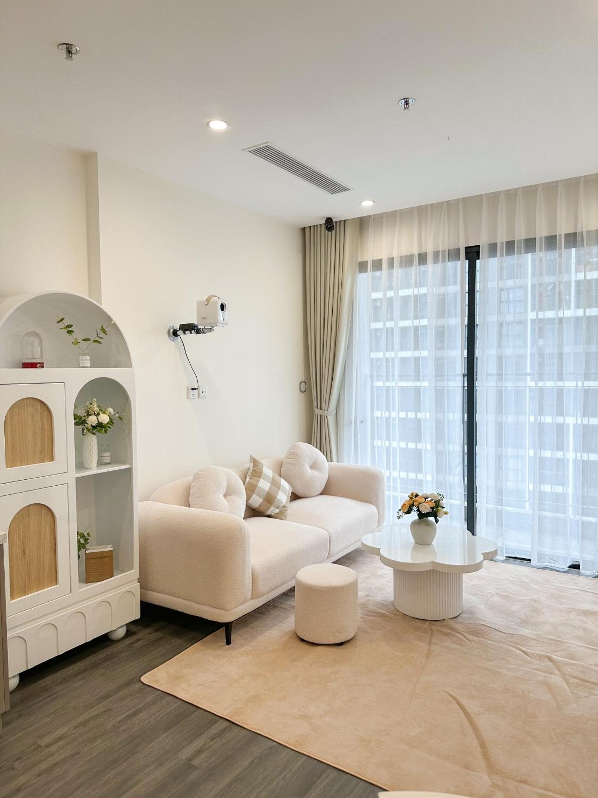 One-Bedroom Apartment with Balcony