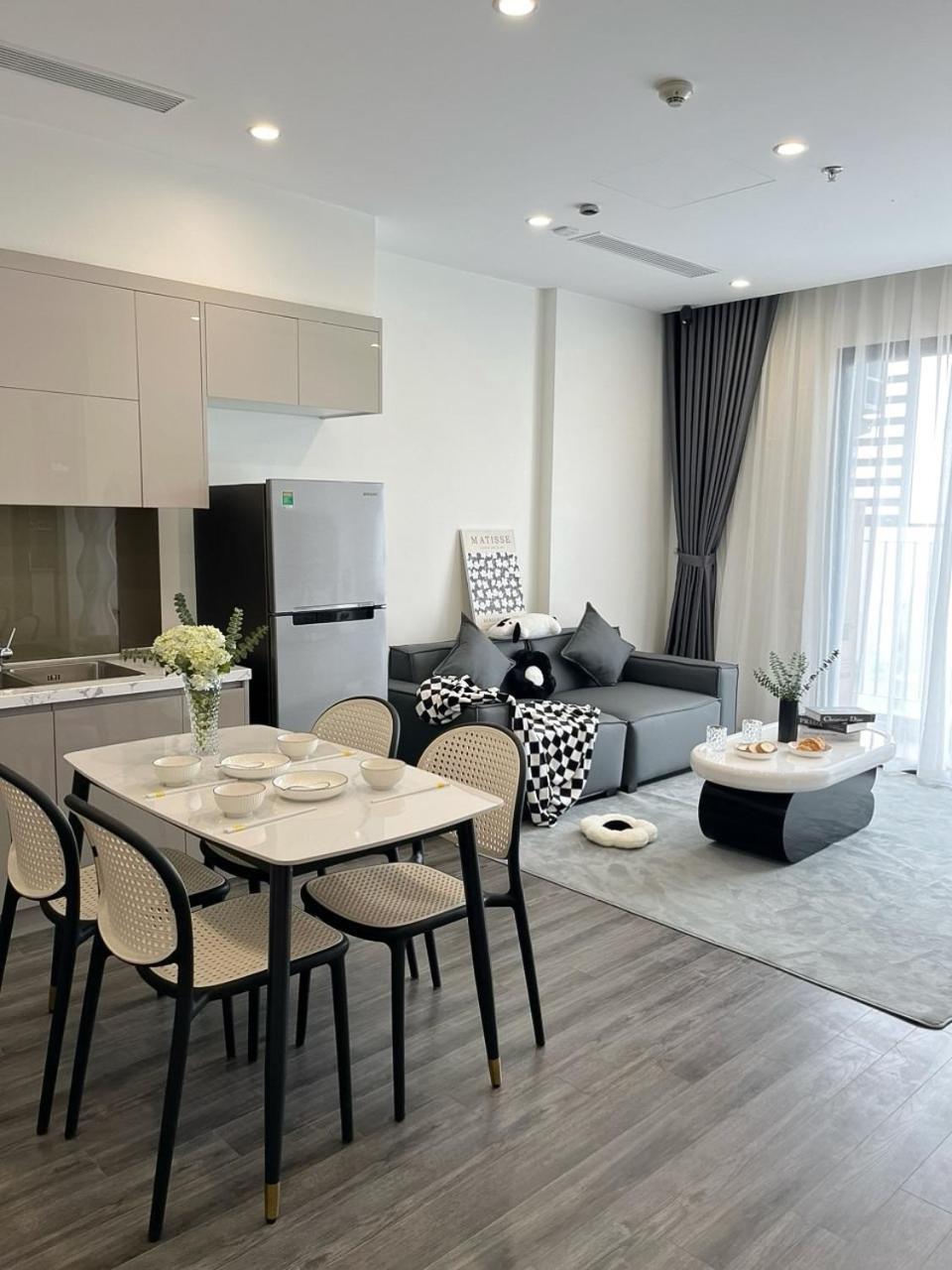 One-Bedroom Apartment with Balcony photo 2