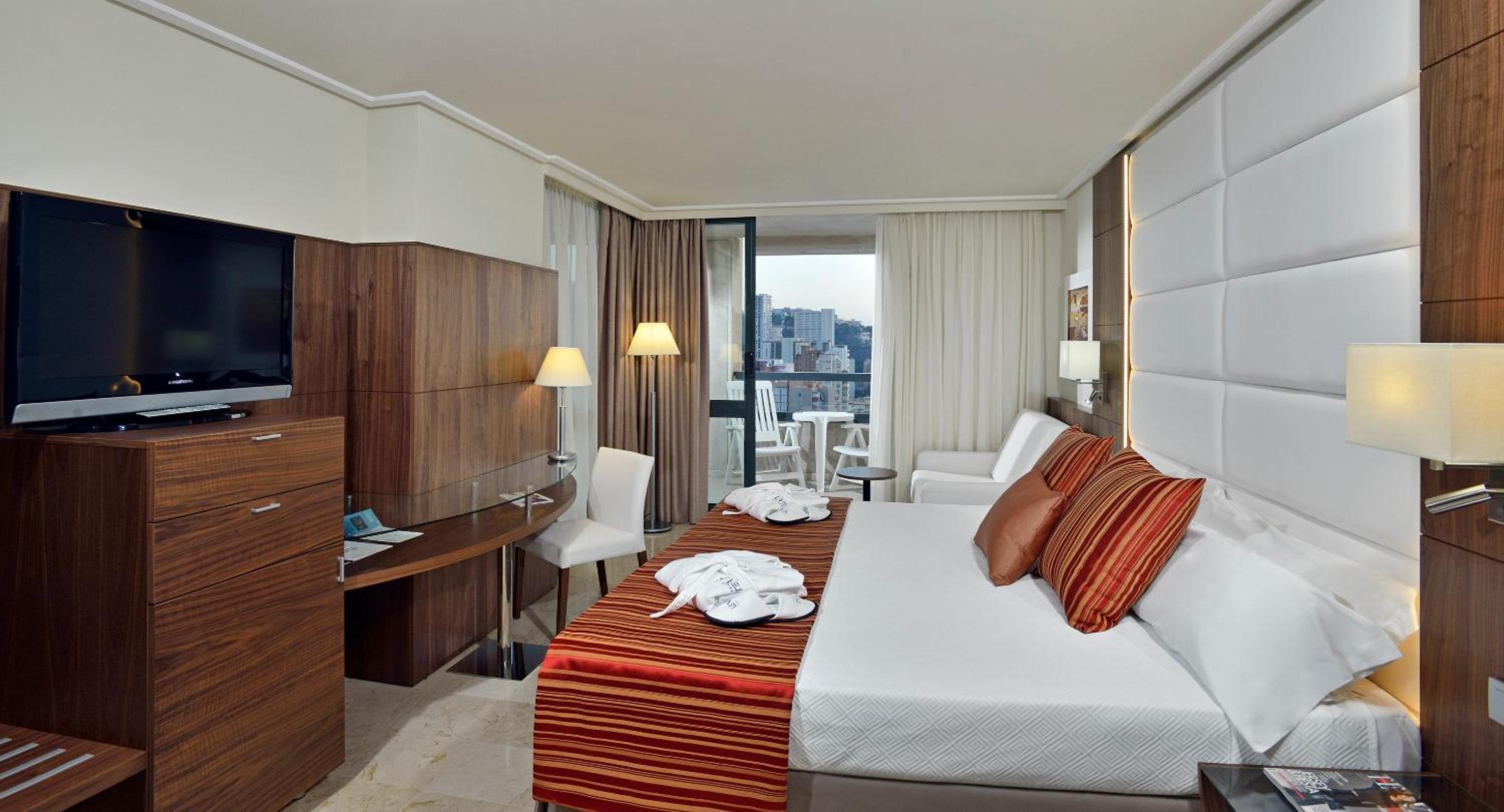 The Level Grand Premium Double Room with Executive Lounge Access - Photo 1
