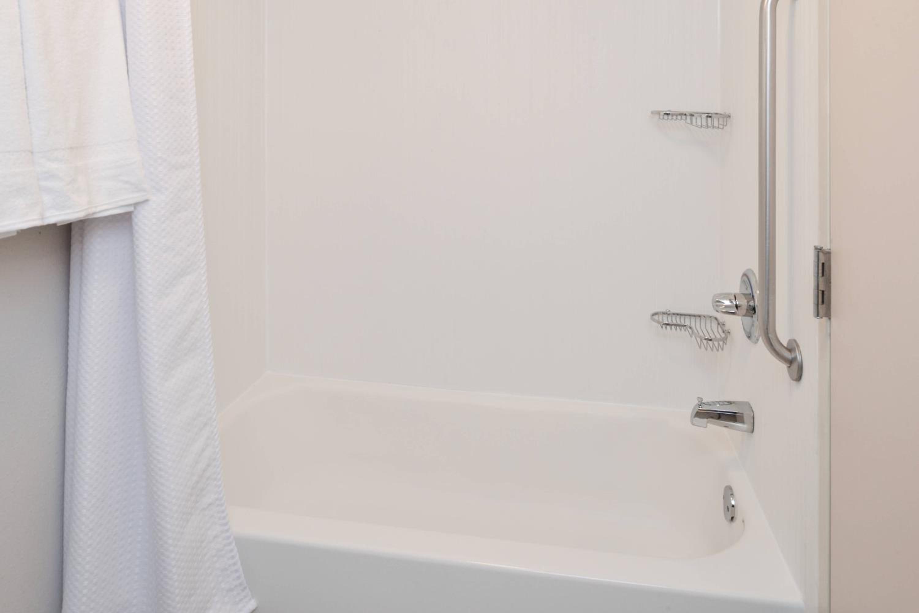 Queen Room with Two Queen Beds - Accessible/Non-Smoking - Photo 1