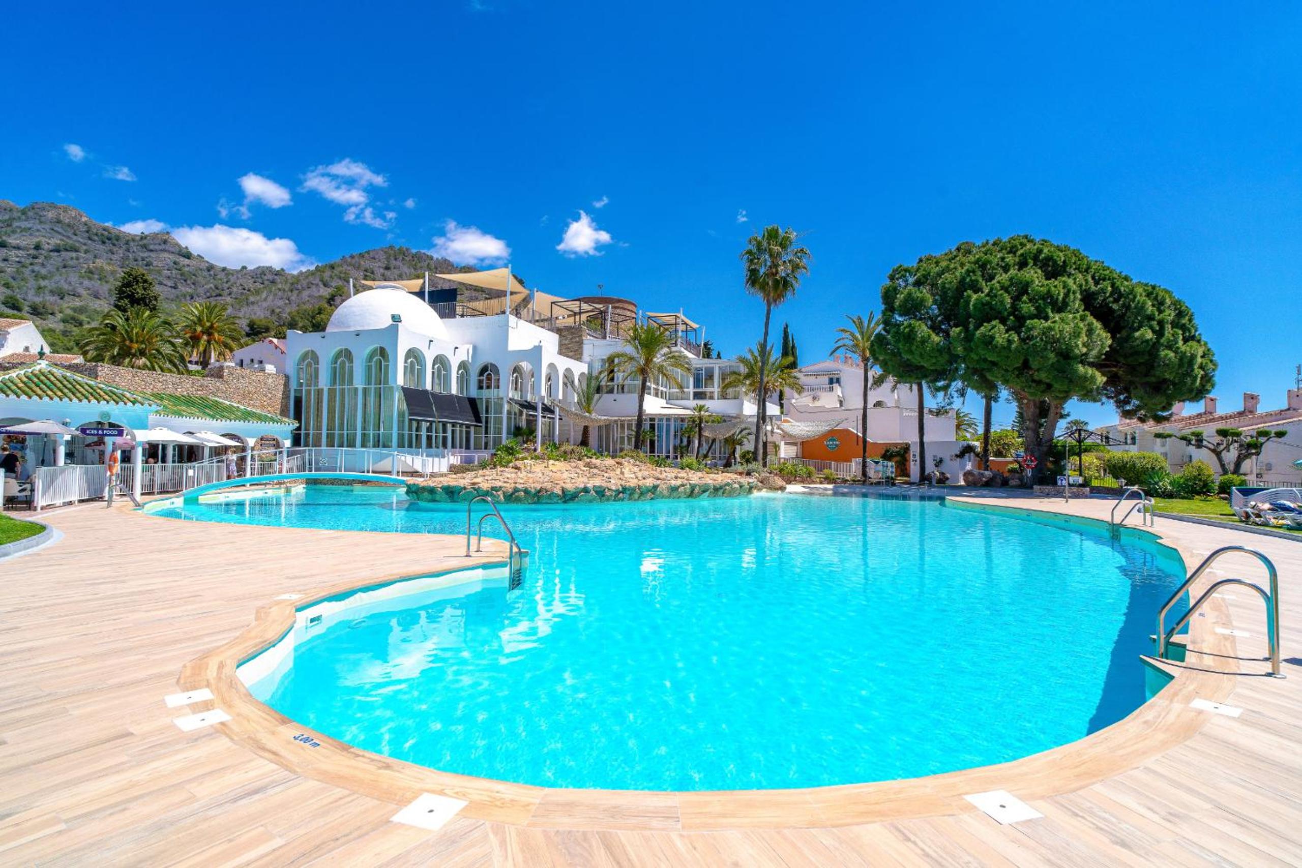 Two-Bedroom Apartment with Terrace and Sea View