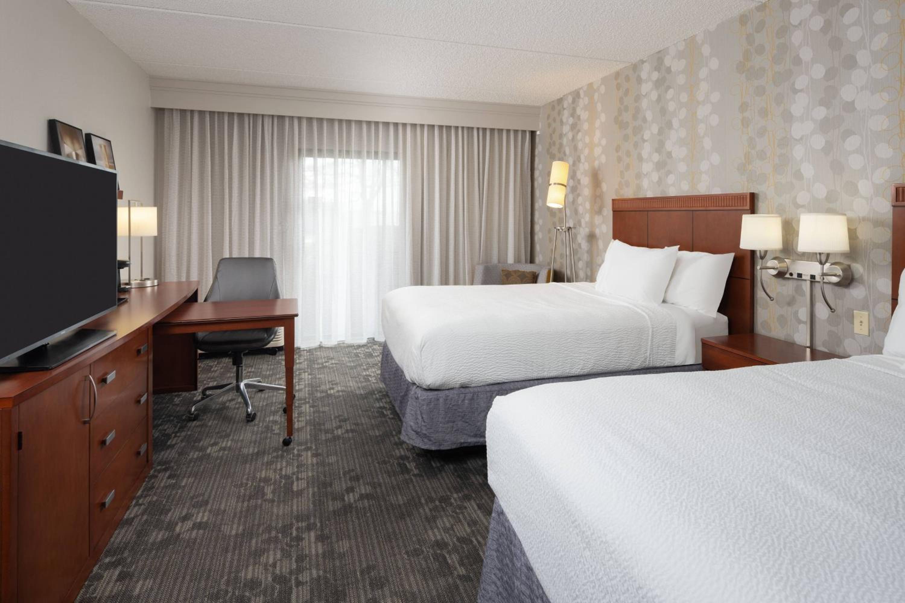 Queen Room with Two Queen Beds - Photo 1