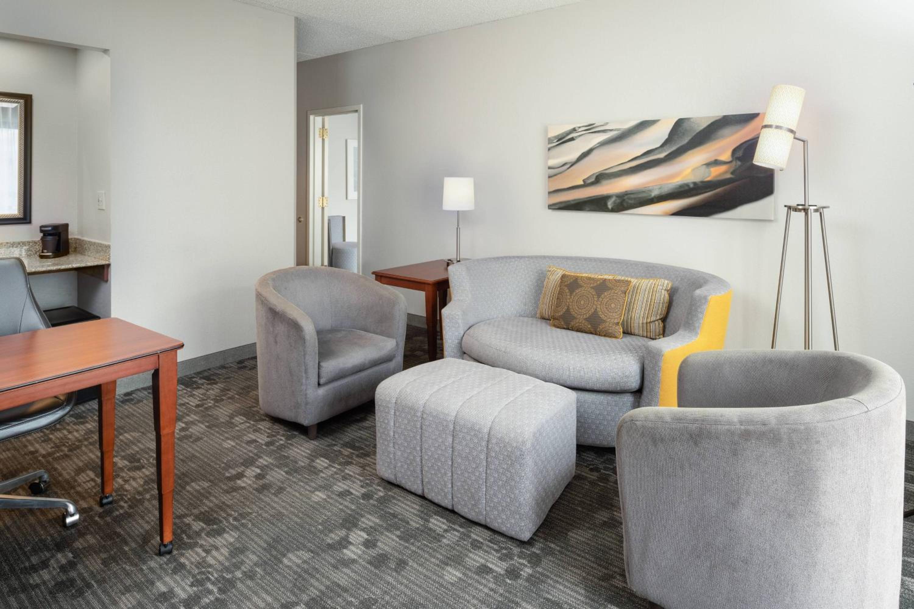 One-Bedroom King Suite with Sofa Bed - Photo 6